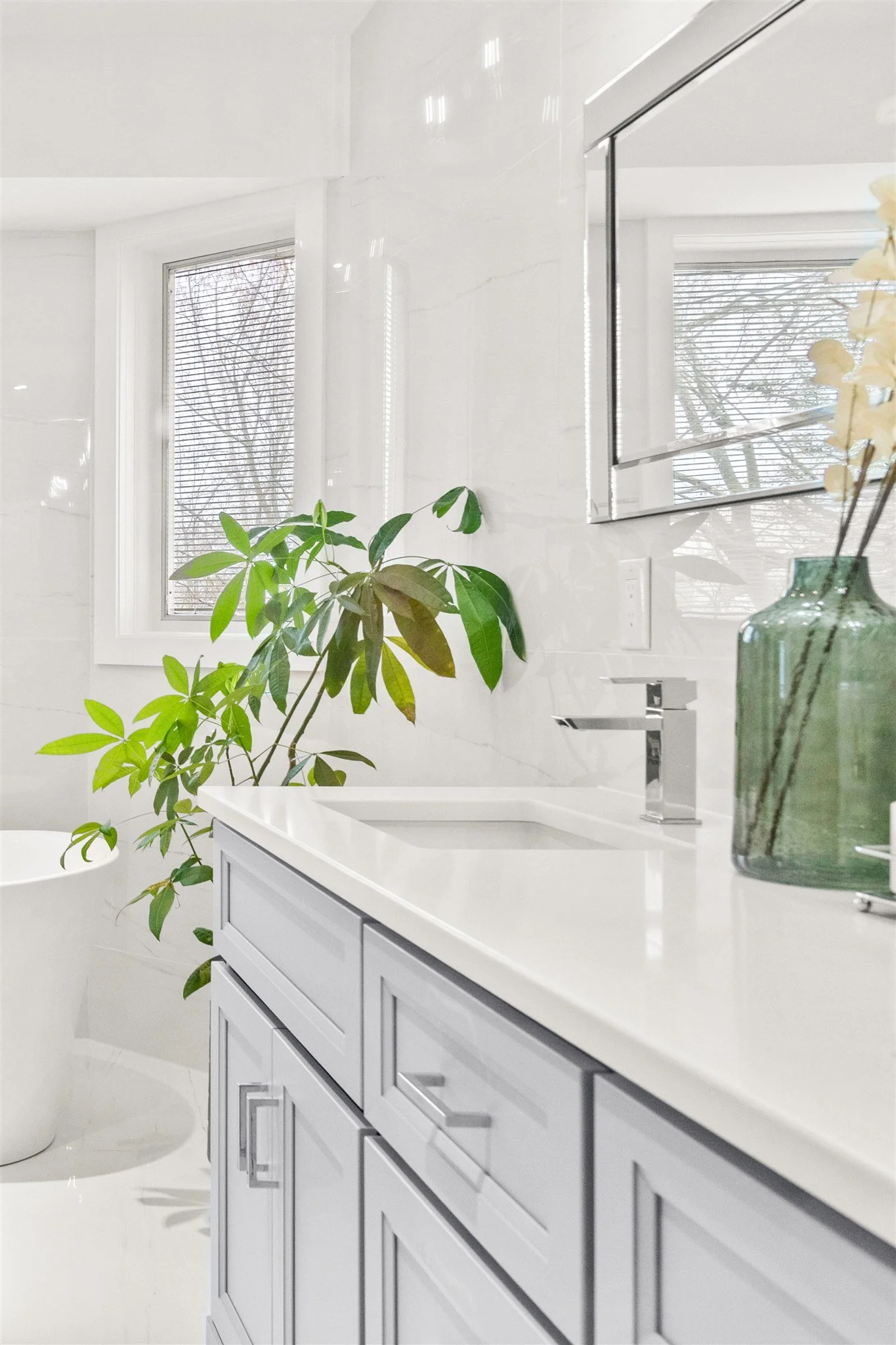 5 Ullswater Crescent Bathroom Reno - RealTour Media - 0007.jpg