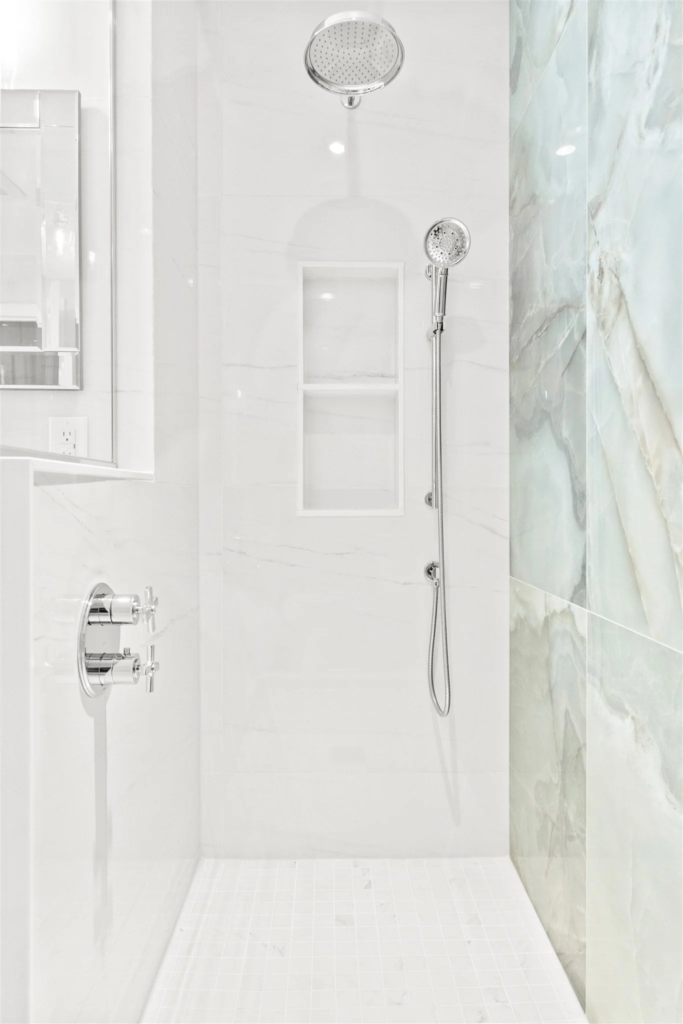 5 Ullswater Crescent Bathroom Reno - RealTour Media - 0021.jpg