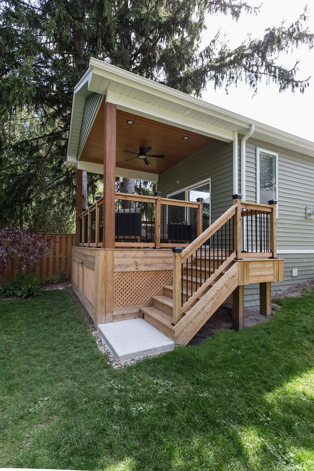 582Victoria-5615.jpg