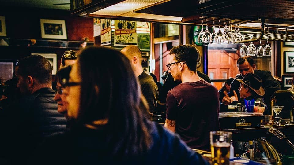 downtown-toronto-hotel-craft-beer-pub.jpeg