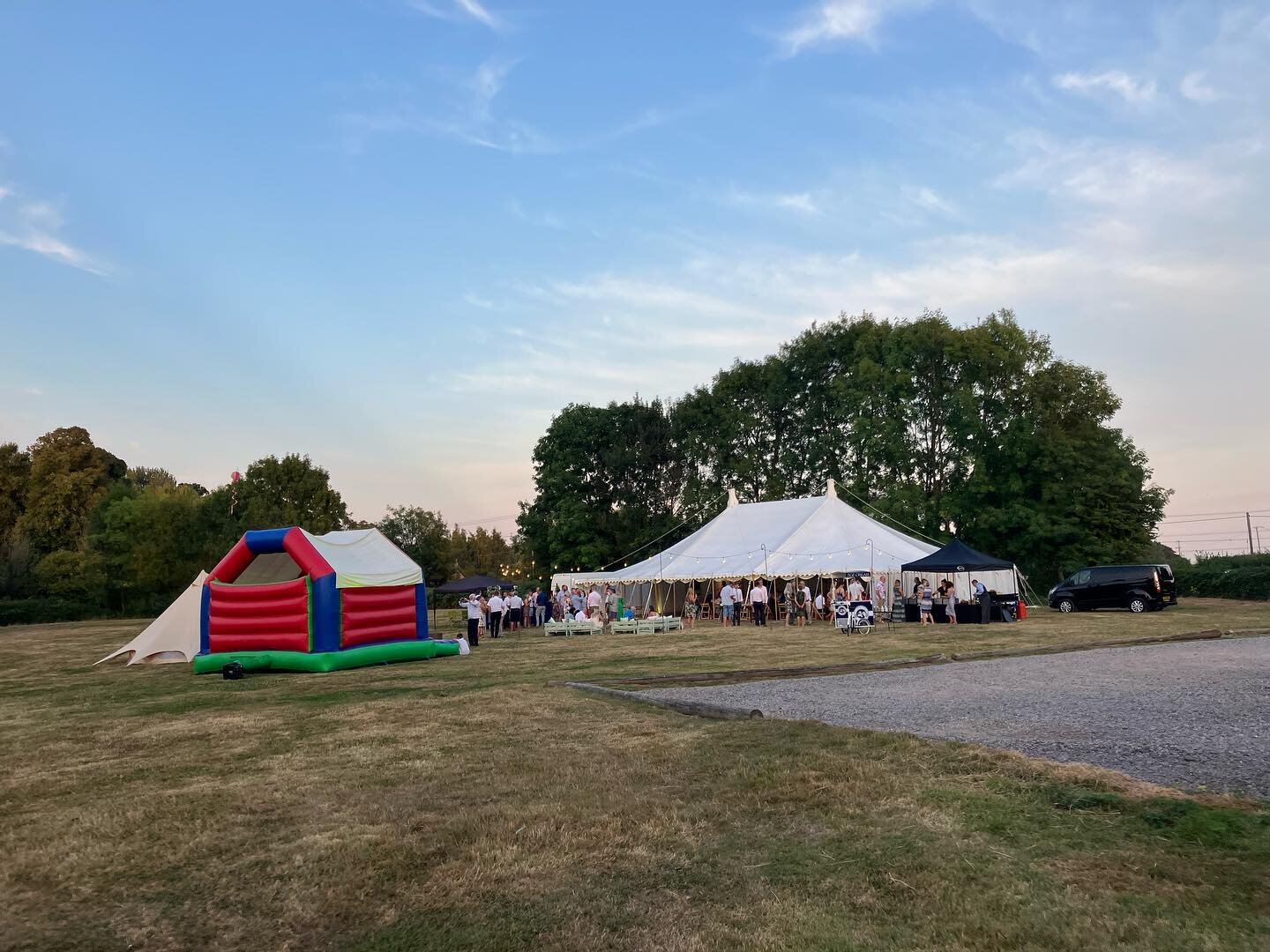 What an amazing day for a pamphill wedding👌🍦

Barefaced brewing serving up the finest refreshments 🍻