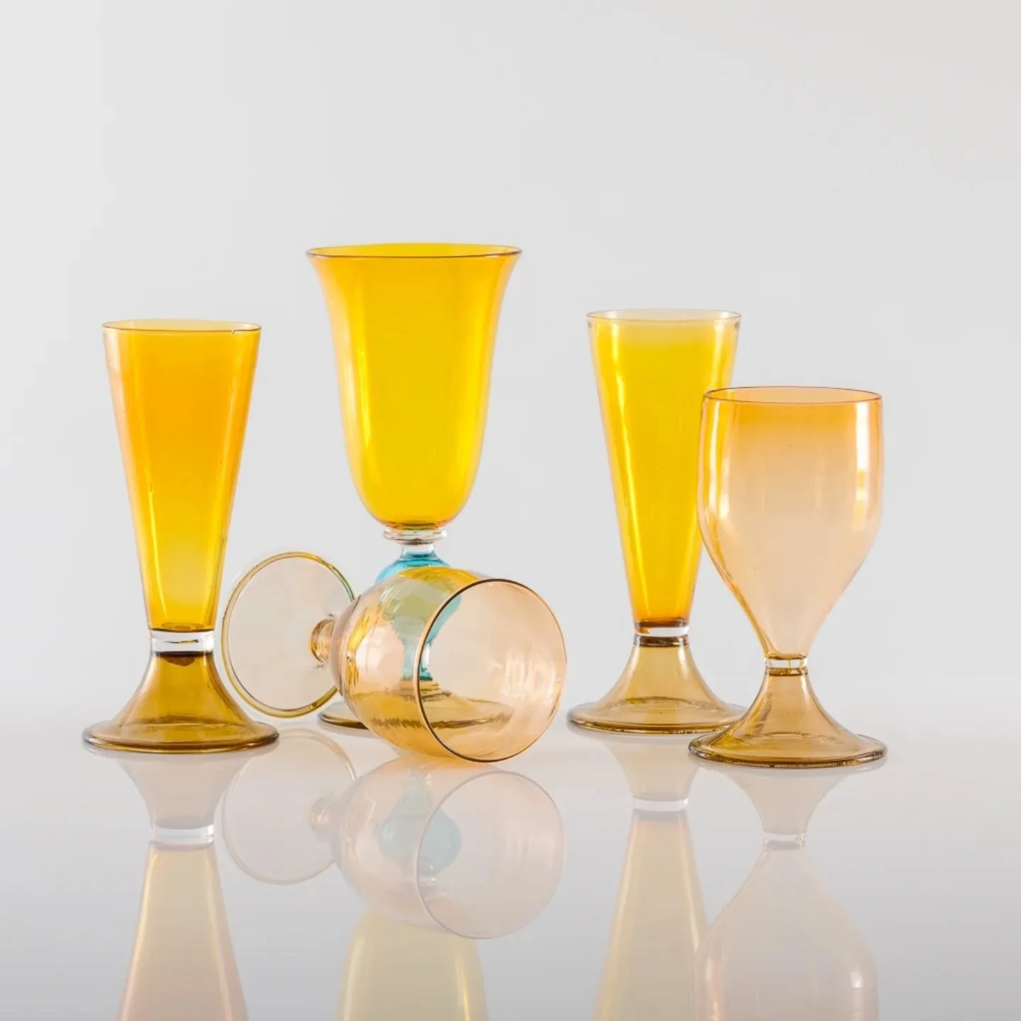 Stemware for sale.

📷 Alex Ramsay,

#handmade
#glass
#verresouffler
#glassblowing #craft #gobleterie #verre #stemware