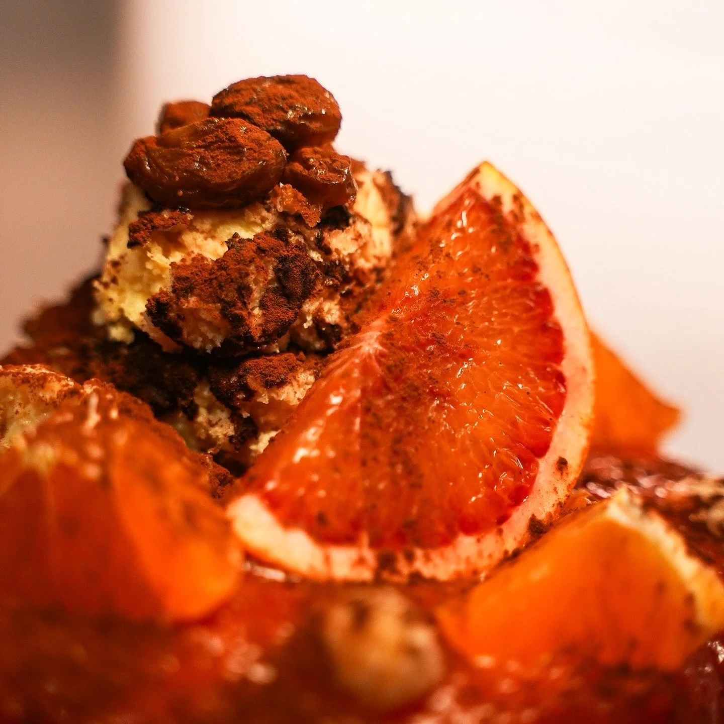 ブラッドオレンジティラミス
ラテミルク
ブラッドオレンジペースト
ティラミスケーキ
ブラッドオレンジ果肉
マカダミアナッツ
ラムレーズン
ショコラクランブル
みかん果肉
ココアパウダー
in
カカオニブ
ショコラムース

R2900
C2700
2XL3600

@_demekin