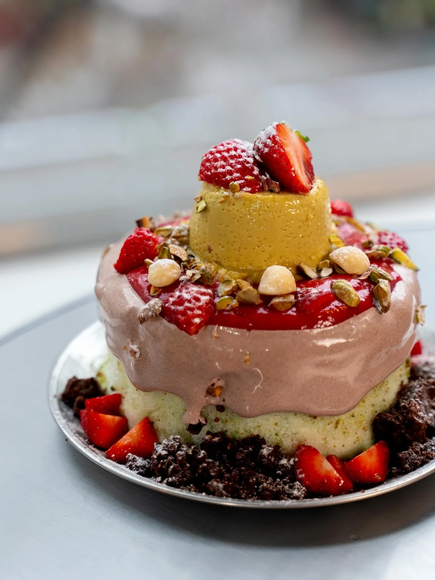 ショコラピスタチオプリン
あまおう苺version🍓

ピスタチオミルク

選べるペースト※1種類
あまおう苺ペースト
or
ブルーベリーペースト

ショコラソース
あまおう苺果肉
ローストピスタチオ
ピスタチオプリン
ローストマカダミアナッツ
粉糖

選べるクランブル※1種類
ノーマルクランブル
宇治抹茶クランブル
シナモンクランブル
紅茶クランブル
ショコラクランブル
黒胡麻クランブル

in

選べるペースト※1種類
塩プレッツェルクリーム
or
ティラミスクリーム

cake size