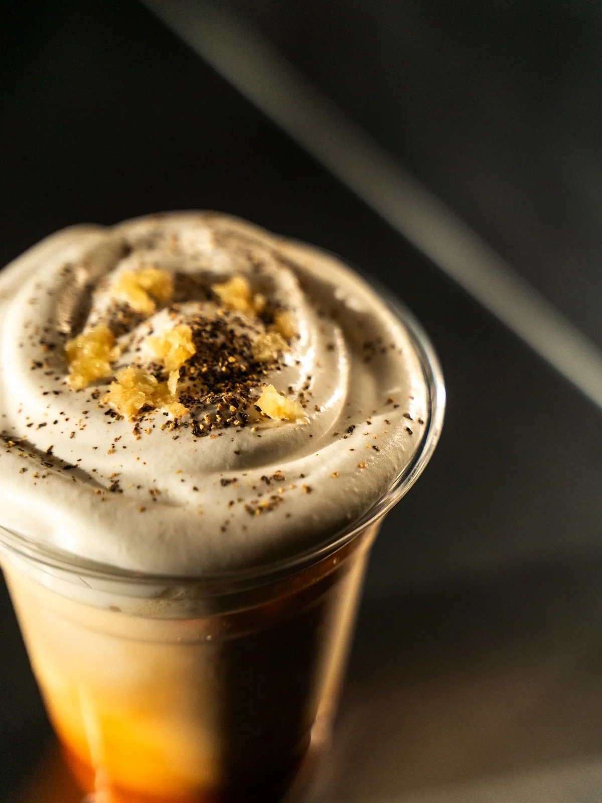 JOHR Original Chai
Hot/ice

じっくり煮出したスパイスの香りに、
ミルクの甘さを添えて。
西小山 @_demekin のスペースにて
こだわりの一杯を丁寧に淹れています🌿
日常を少しだけ特別にするチャイタイムを。

#JOHR #西小山 #チャイ活 #スパイスチャイ #東京カフェ