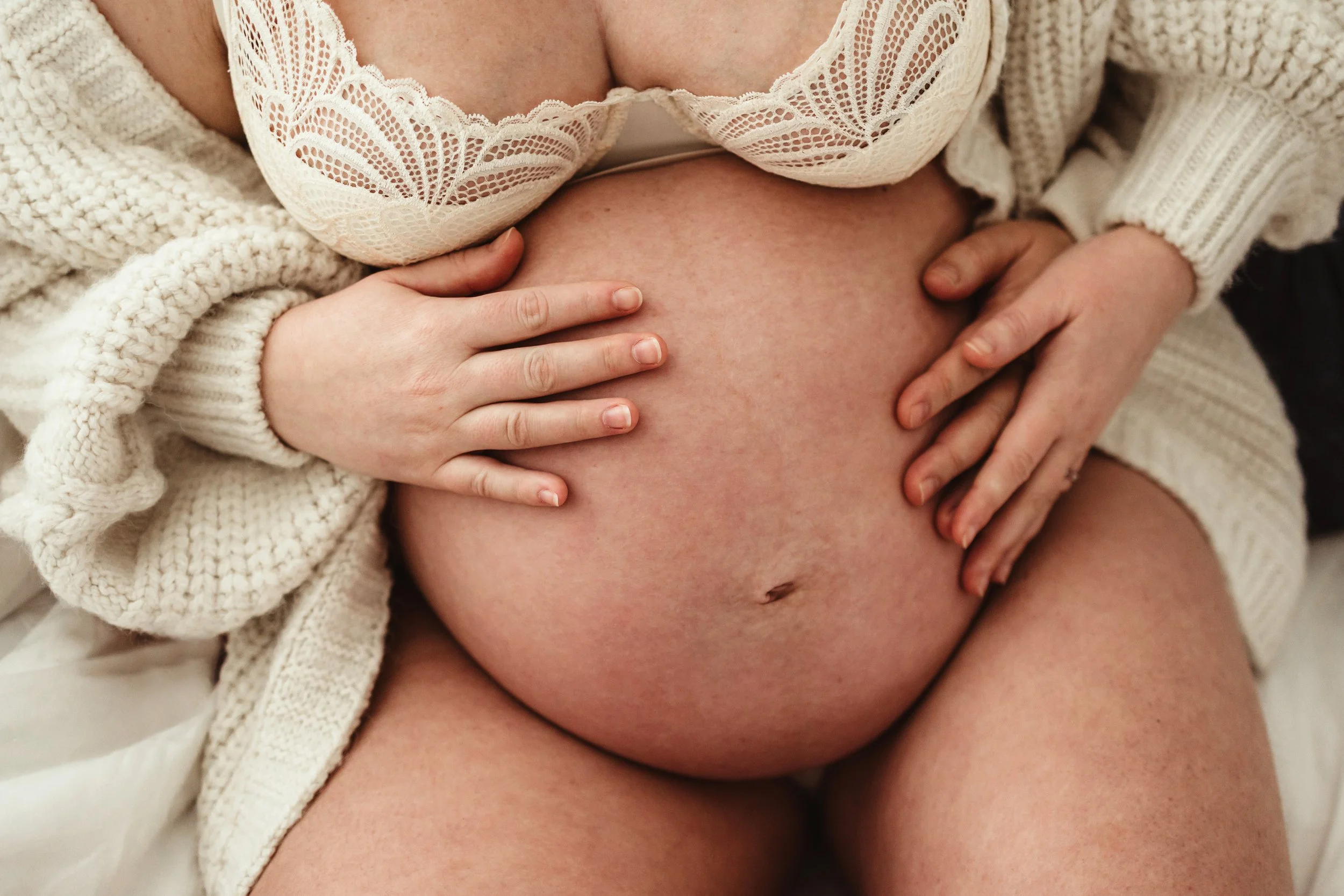 Natalie, Ewan and Sienna at home-59.jpg