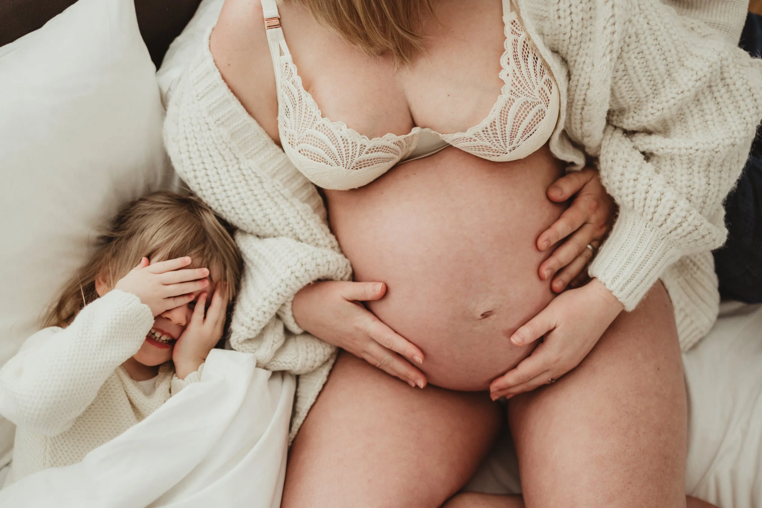 Natalie, Ewan and Sienna at home-60.jpg