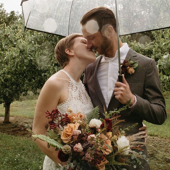 Rainy days really can make for the best of days.

#weddingday #weddingflowers #rainonyourweddingday #orchardwedding #weddingflorist