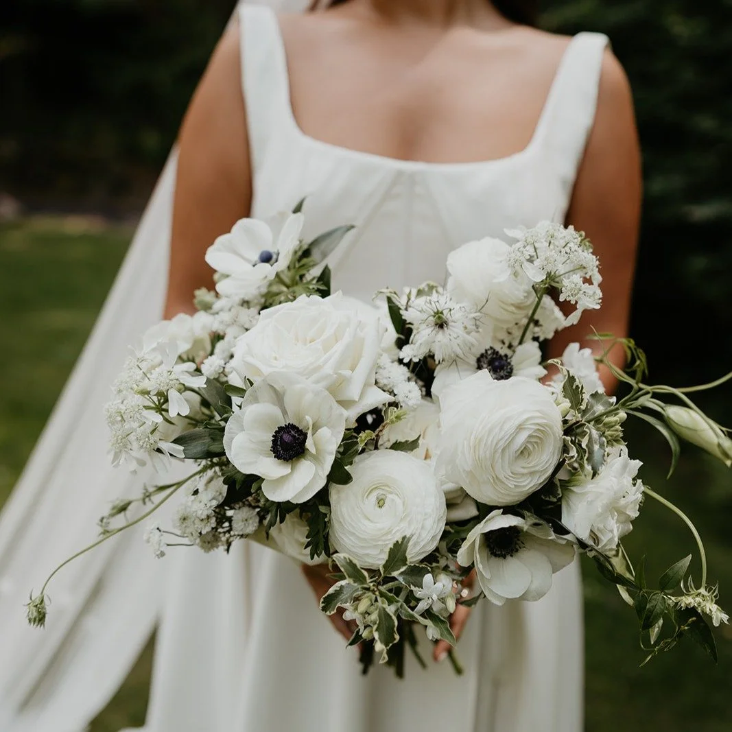 Minimalism, but make it dangerous.
Classic, but make it couture.
White + black forever in their star era. ✨

My prediction for this 2026 wedding season we&rsquo;re leaning all the way into Hollywood-chic whites&mdash;crisp petals, bold contrast, and 