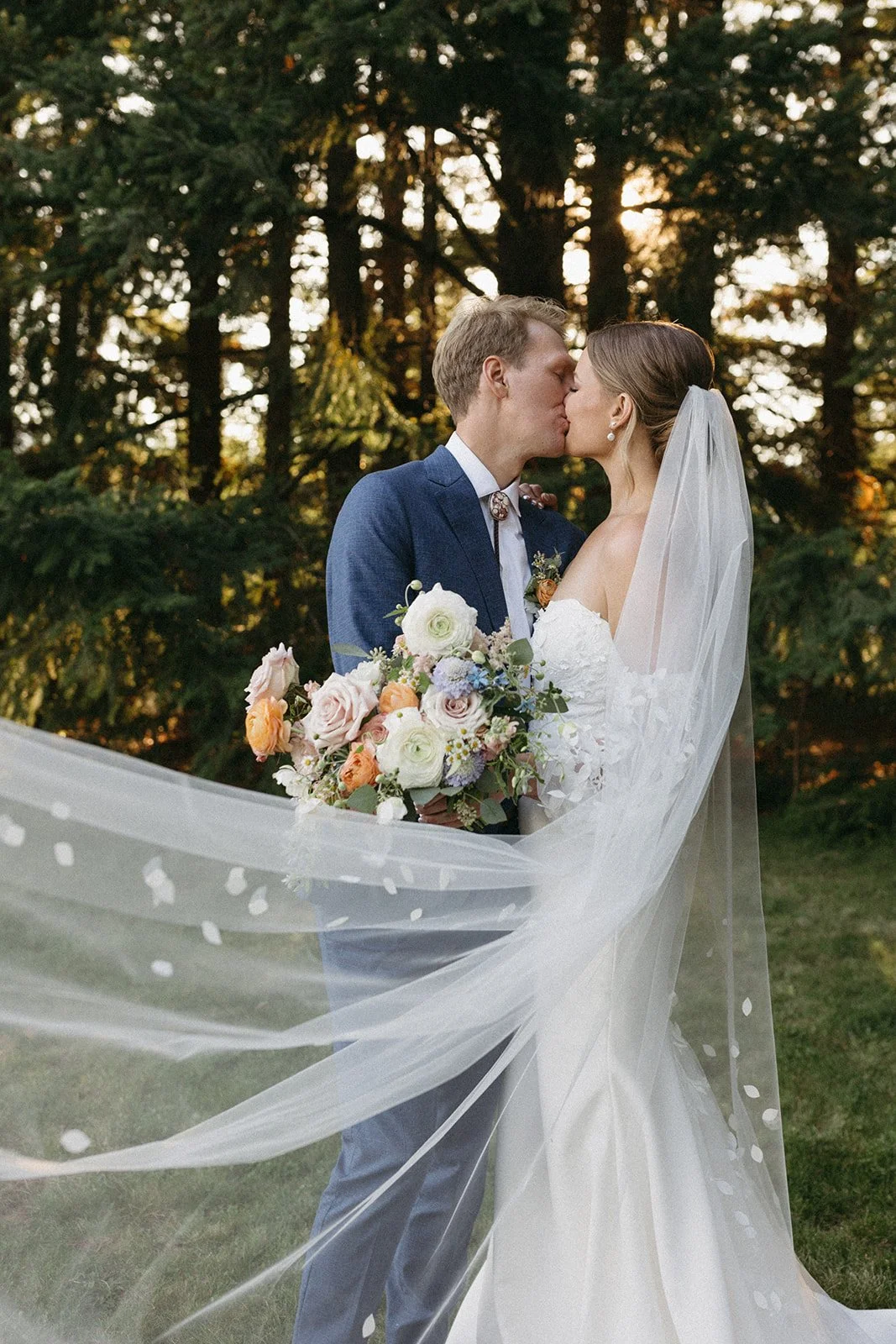 trellisflorals.com | Trellis Flowers Columbia River Gorge  Weddings Hotel Weddings Gorge Crest Ceremonies 5.jpg