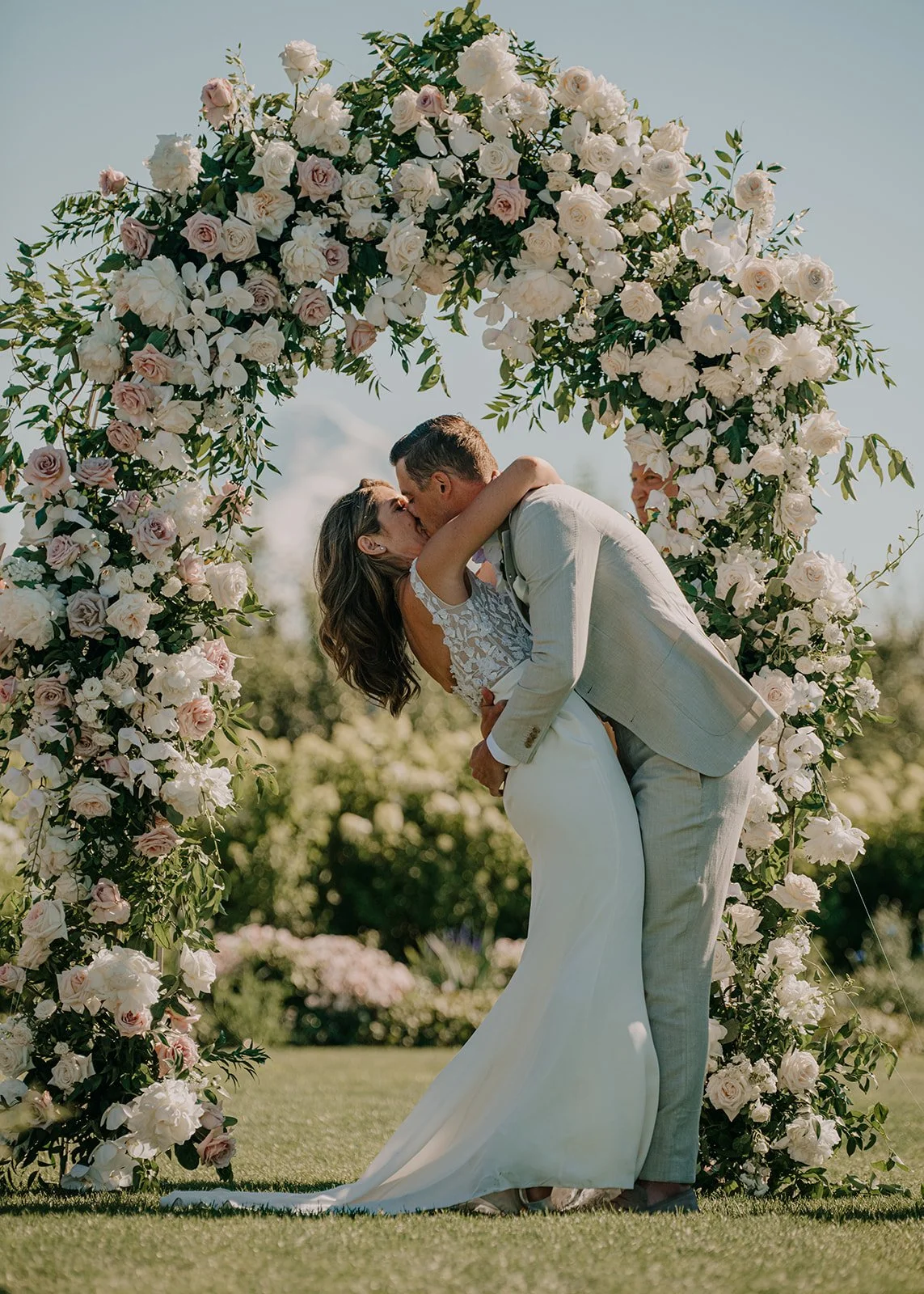 trellisflorals.com | Trellis Flowers Columbia River Gorge  Weddings  Mountain Views 7.jpg