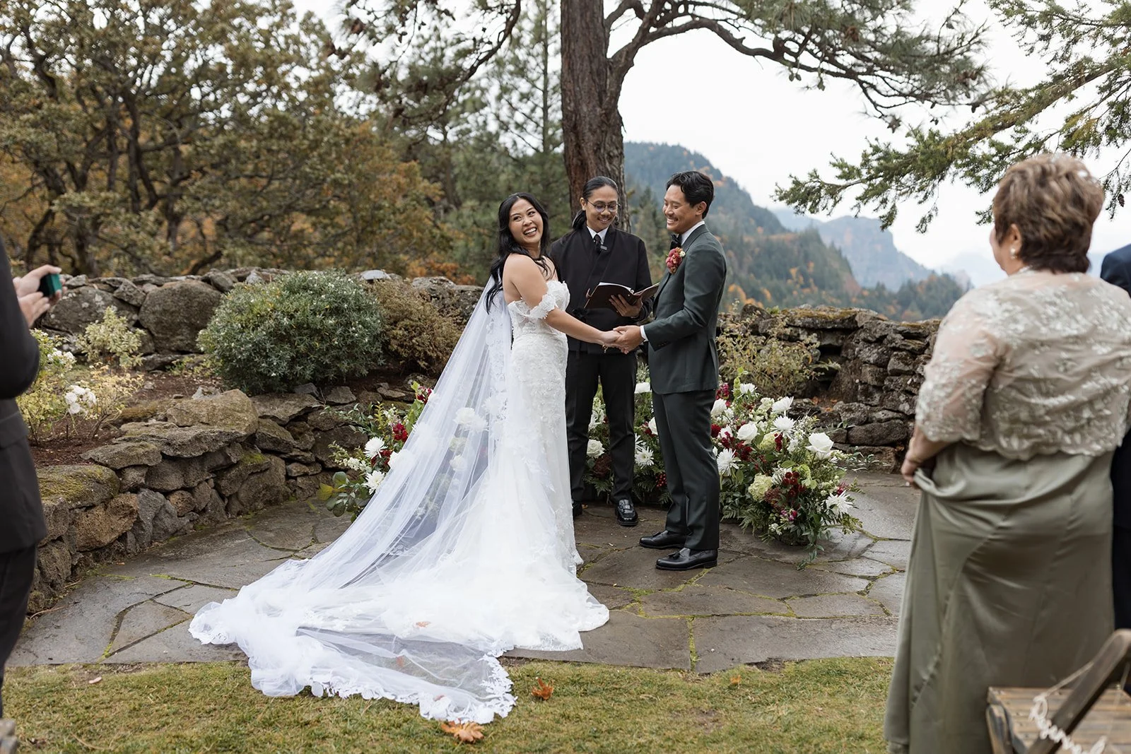 trellisflorals.com | Trellis Flowers Columbia River Gorge  Weddings  4 (1).jpg