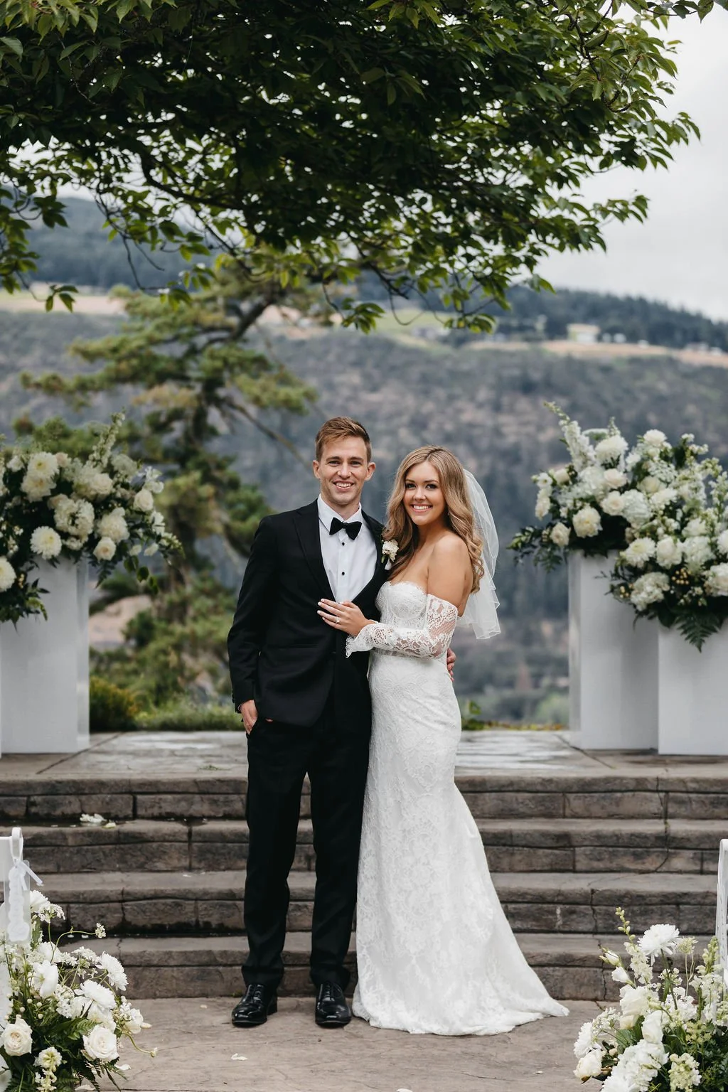 trellisflorals.com | Trellis Flowers Columbia River Gorge  Weddings Hotel Weddings 3.jpg