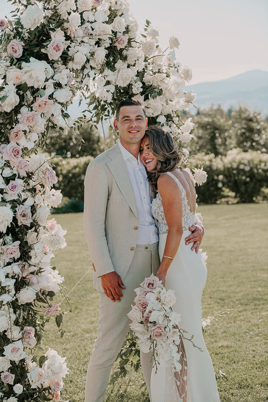 trellisflorals.com | Trellis Flowers Columbia River Gorge  Weddings  Mountain Views 2 (1).jpg