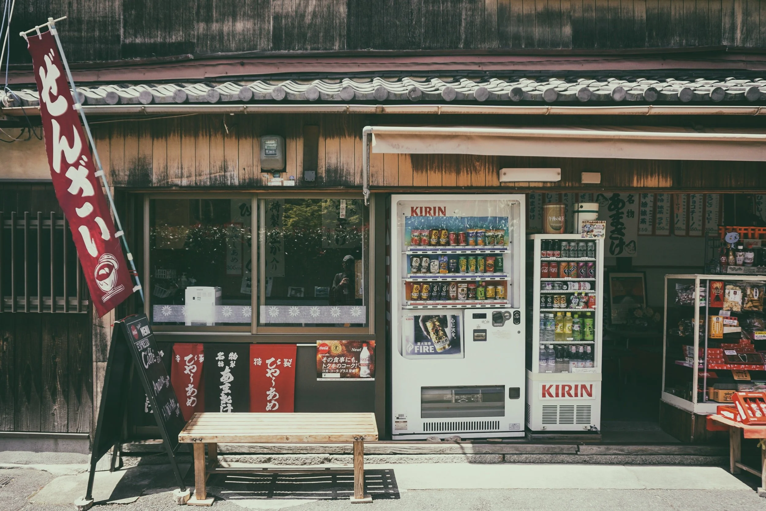 unsplash-image-W9kq9suABY4.jpg