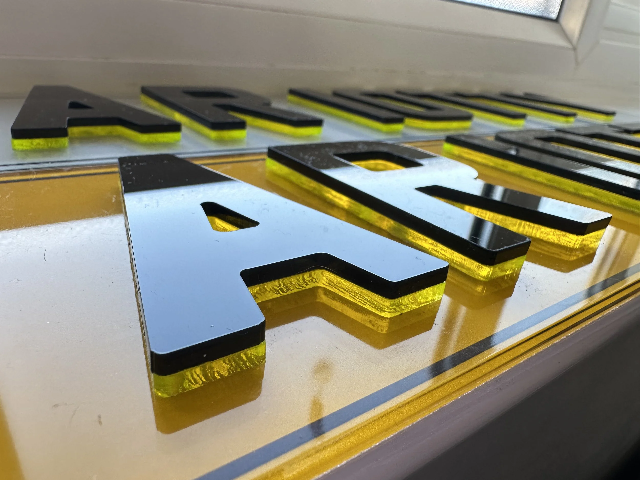 Yellow 4D