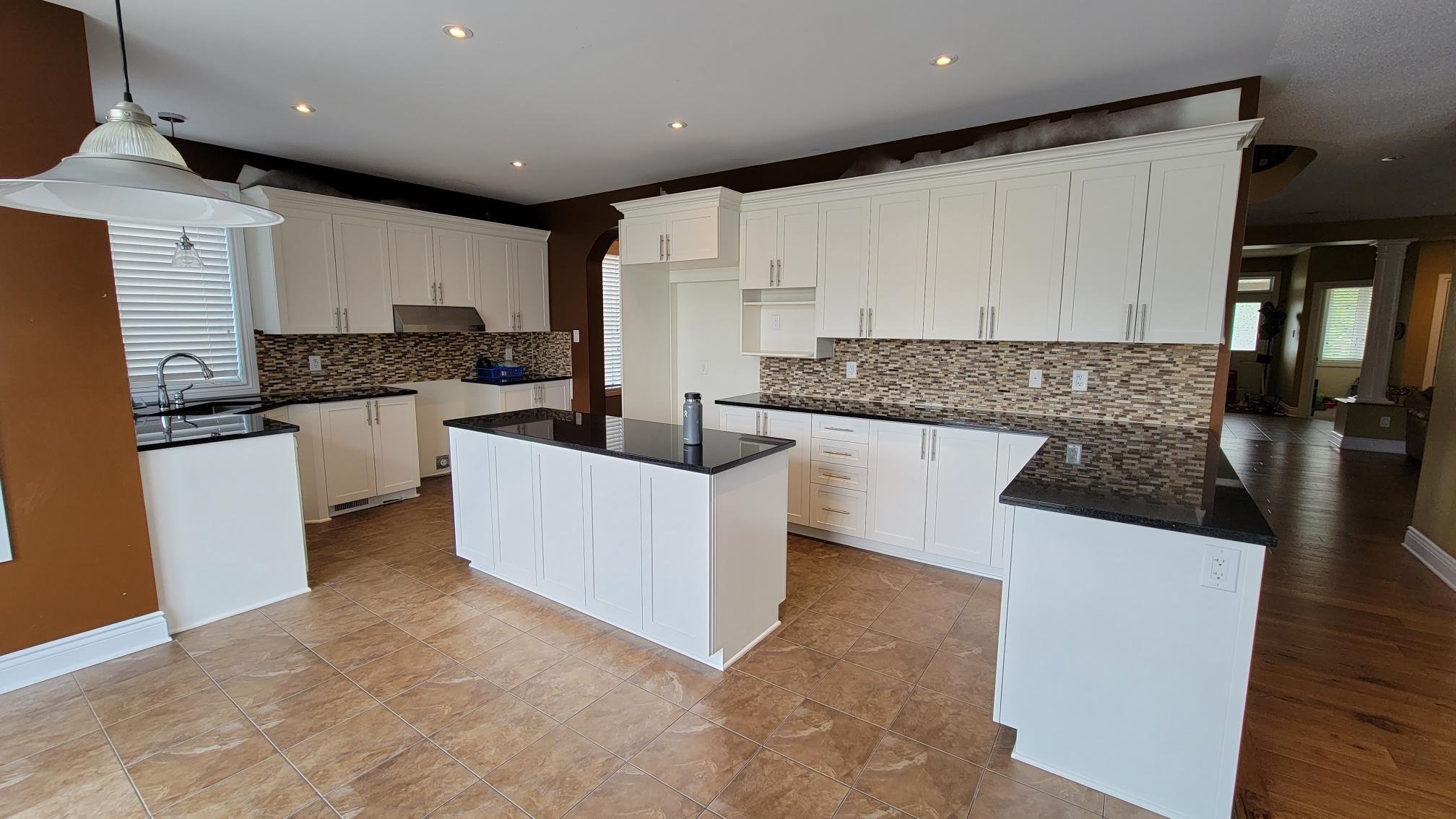 Colour: Pearly White - Sherwin Williams
