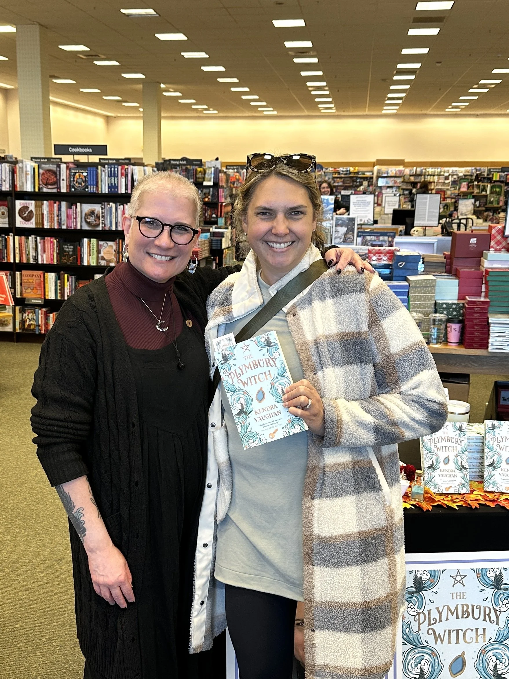 Kendra_vaughan_author_barnesandnoblehingham_halloween_2025_14.jpg