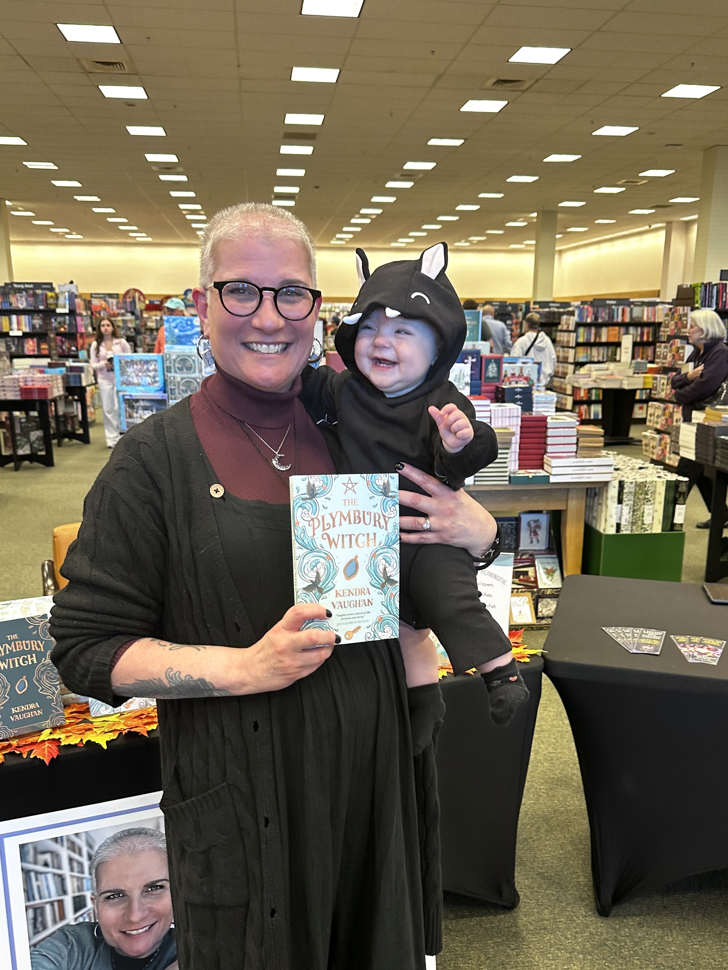 Kendra_vaughan_author_barnesandnoblehingham_halloween_2025_10.jpg