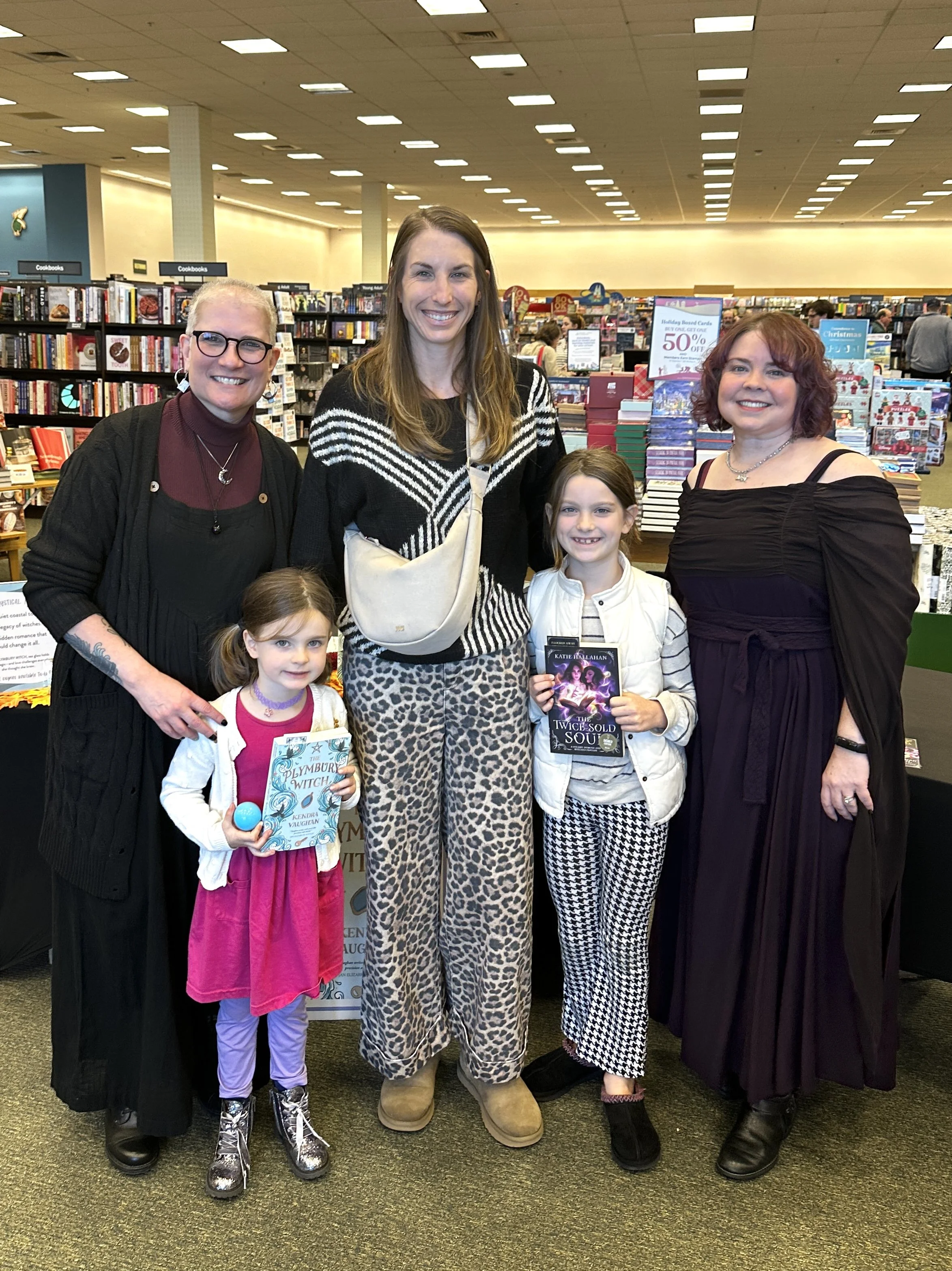 Kendra_vaughan_author_barnesandnoblehingham_halloween_2025_17.jpg