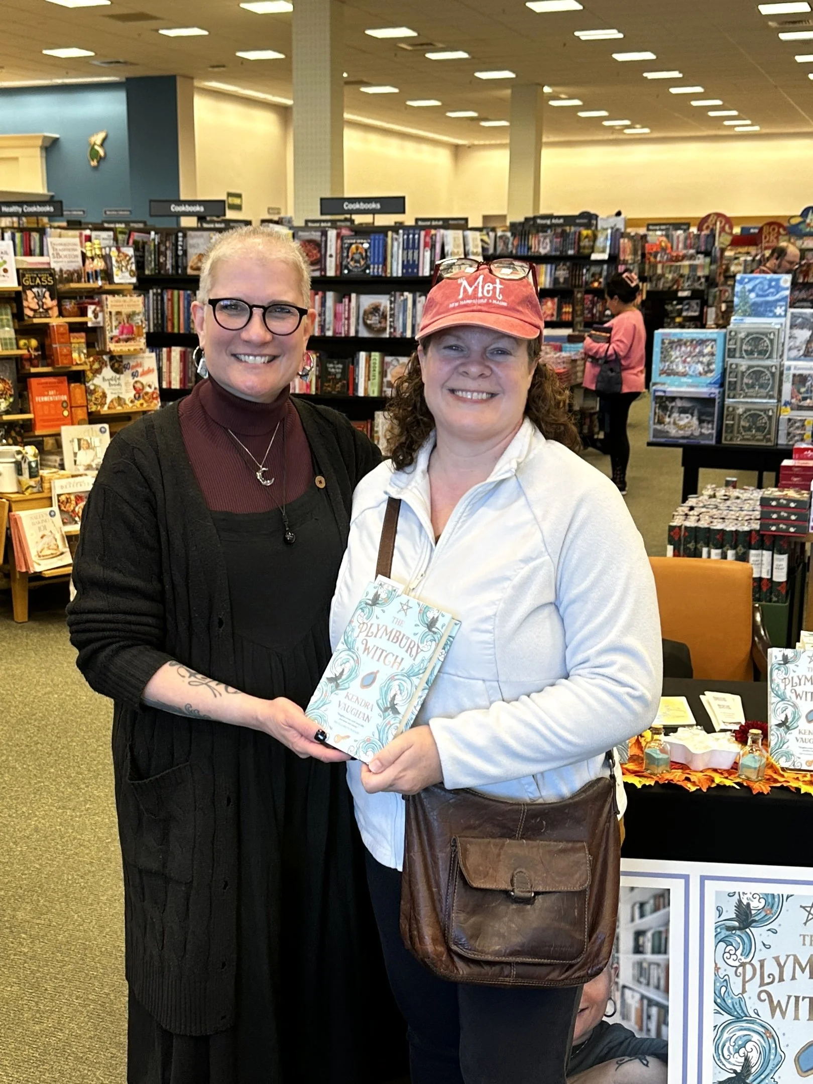 Kendra_vaughan_author_barnesandnoblehingham_halloween_2025_22.jpg