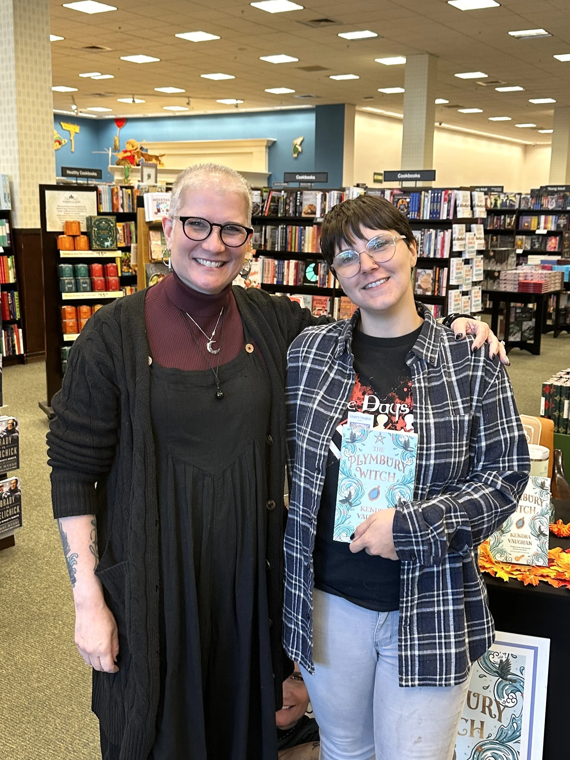 Kendra_vaughan_author_barnesandnoblehingham_halloween_2025_26.jpg