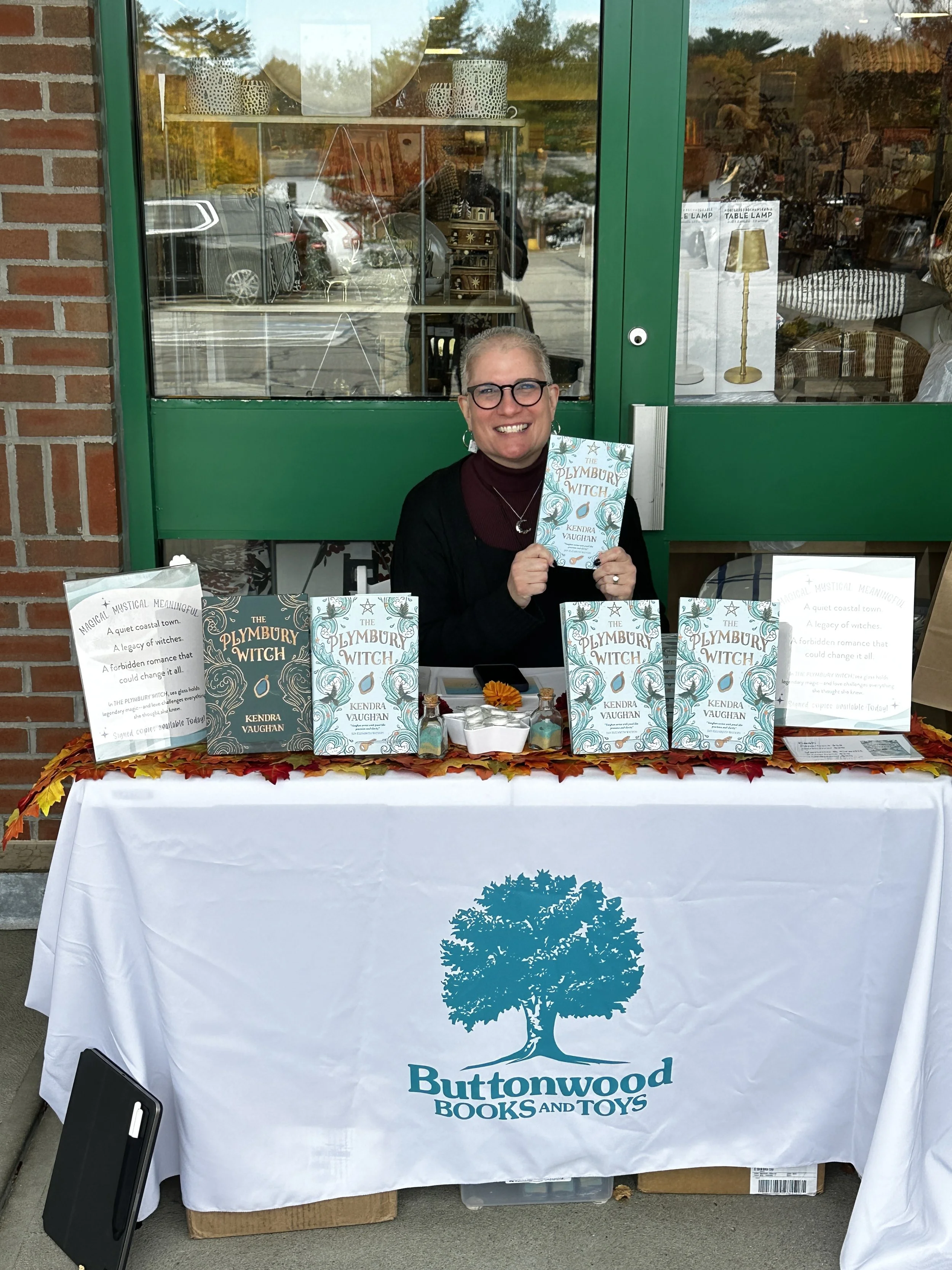 Kendra_vaughan_author_buttonwood_cohasset_2025_Hero.jpg