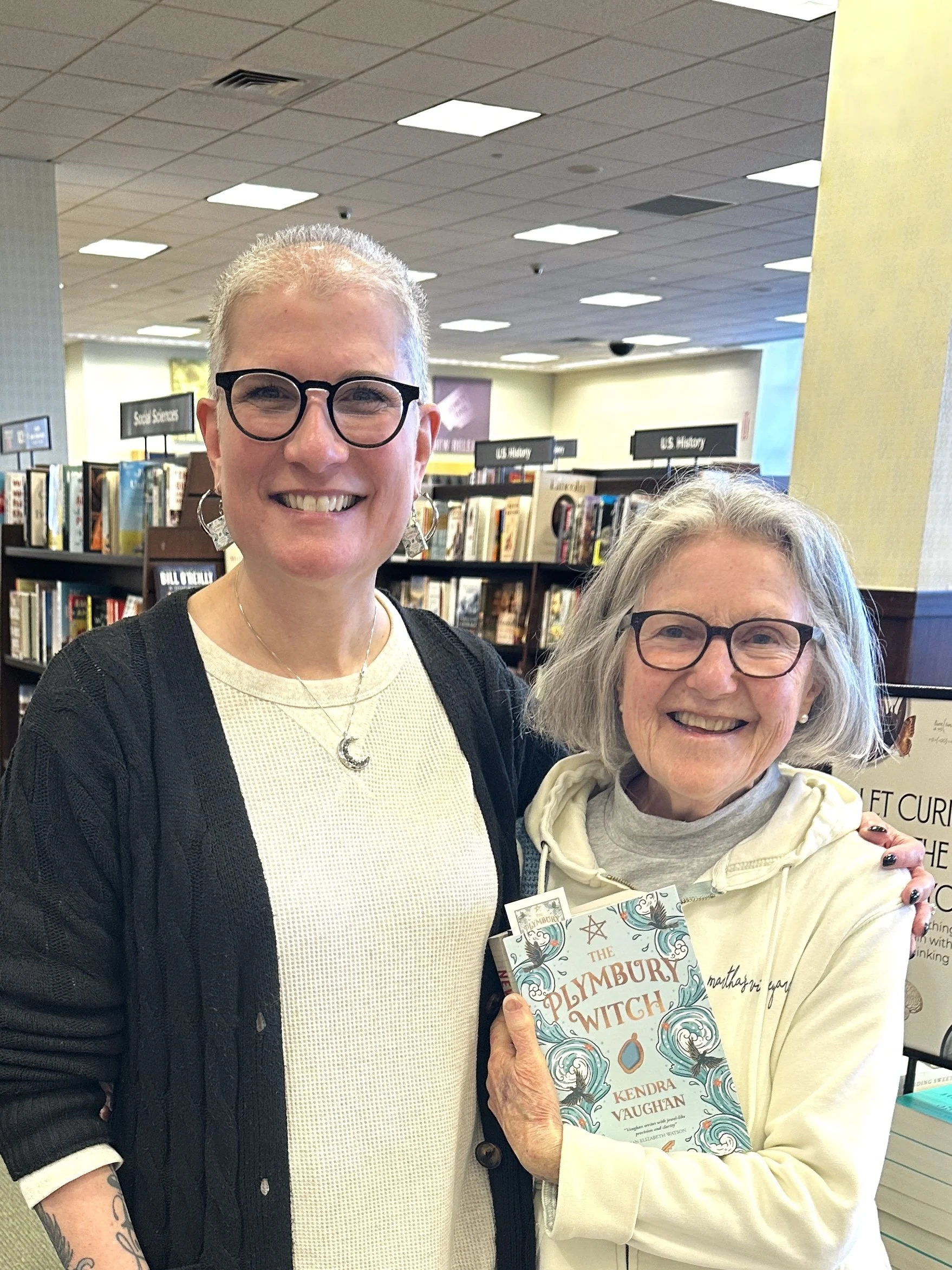 Author_kendra_vaughan_barnes_and_noble_cape_cod_13.jpg