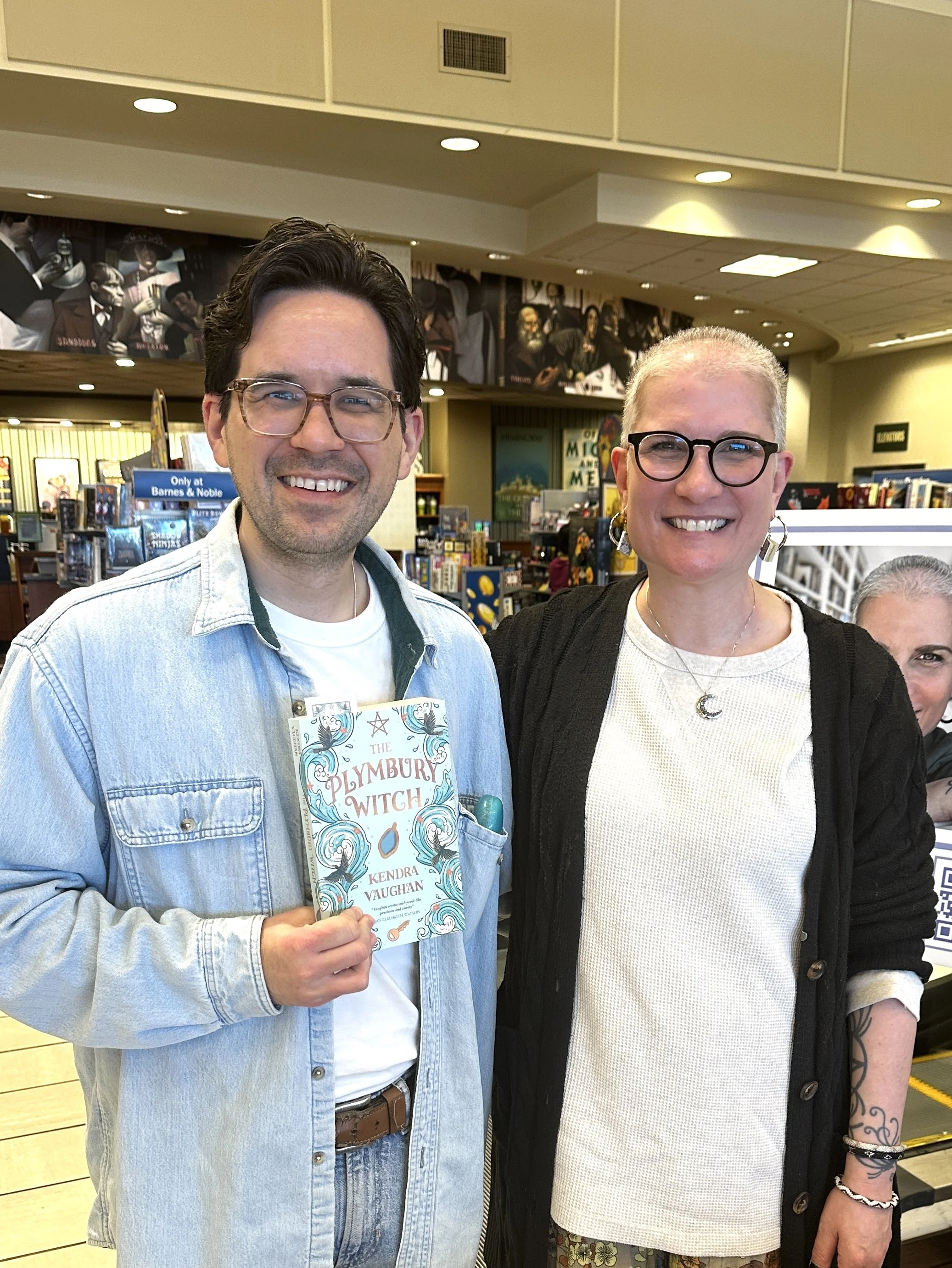 Author_kendra_vaughan_barnes_and_noble_cape_cod_15.jpg