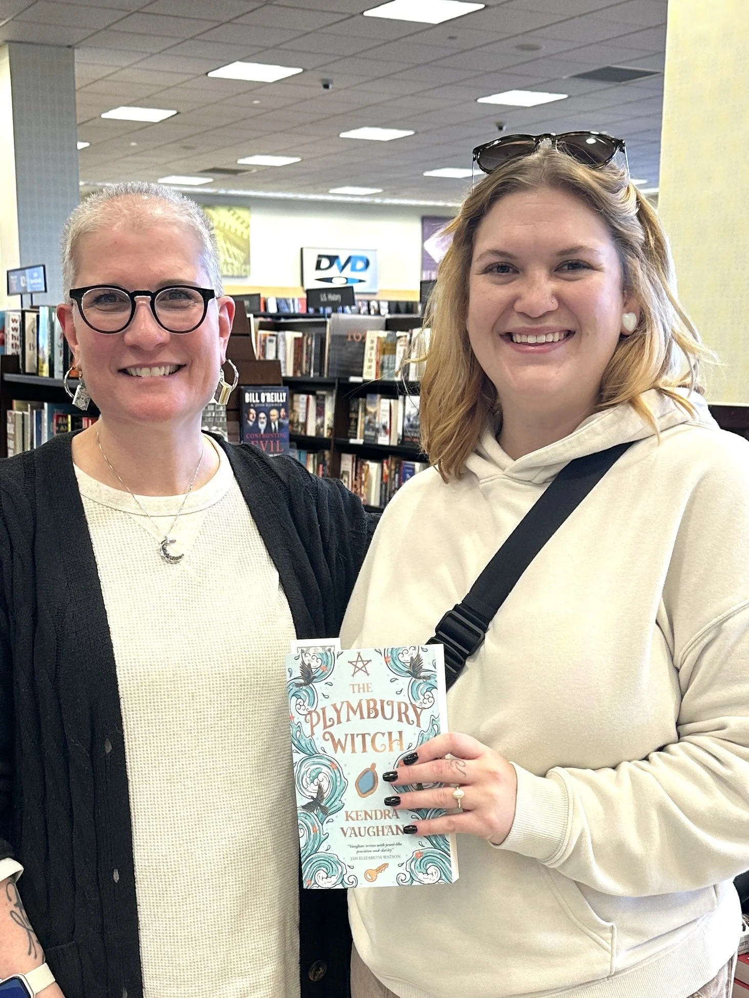 Author_kendra_vaughan_barnes_and_noble_cape_cod_16.jpg