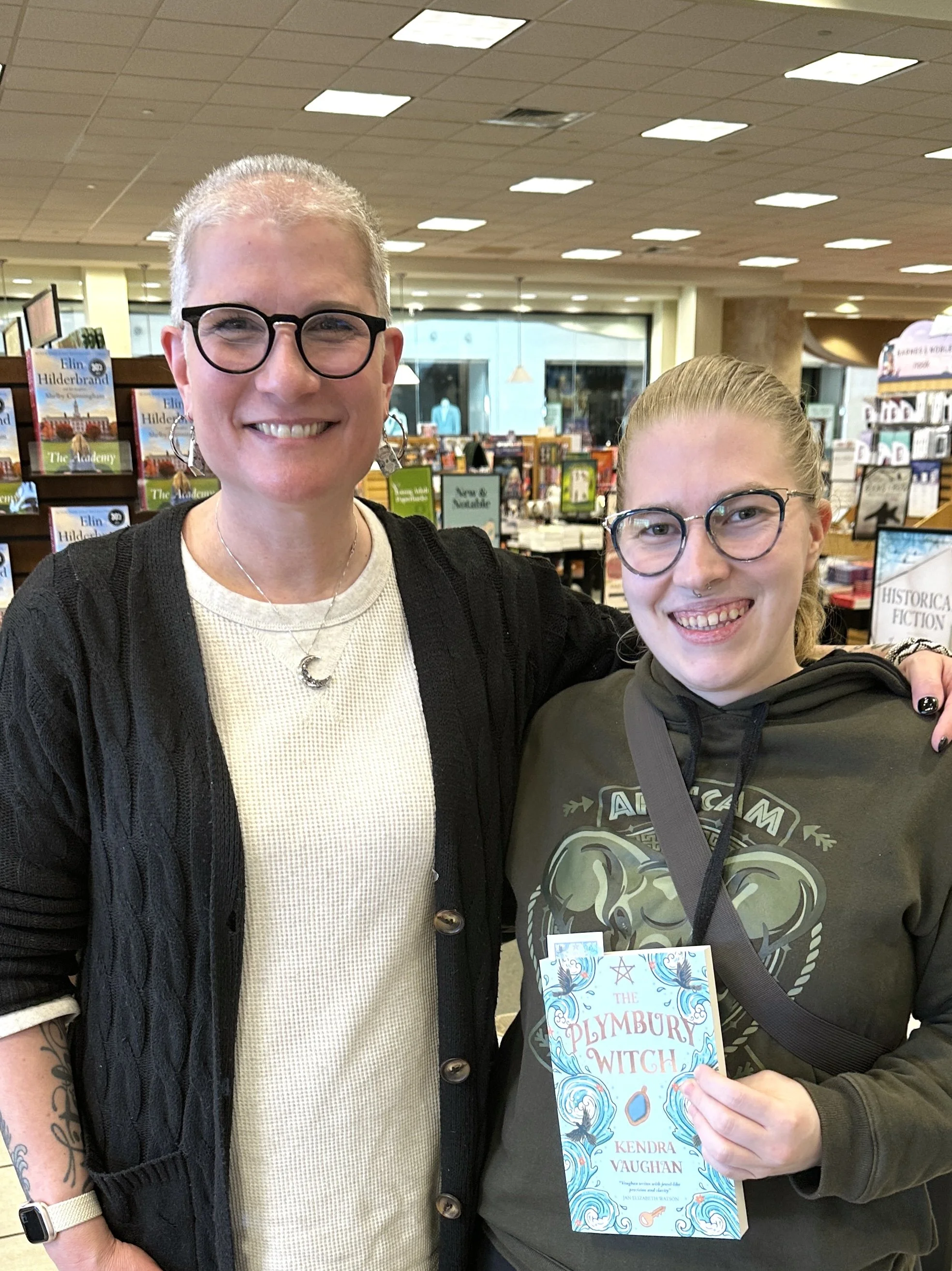 Author_kendra_vaughan_barnes_and_noble_cape_cod_07.jpg