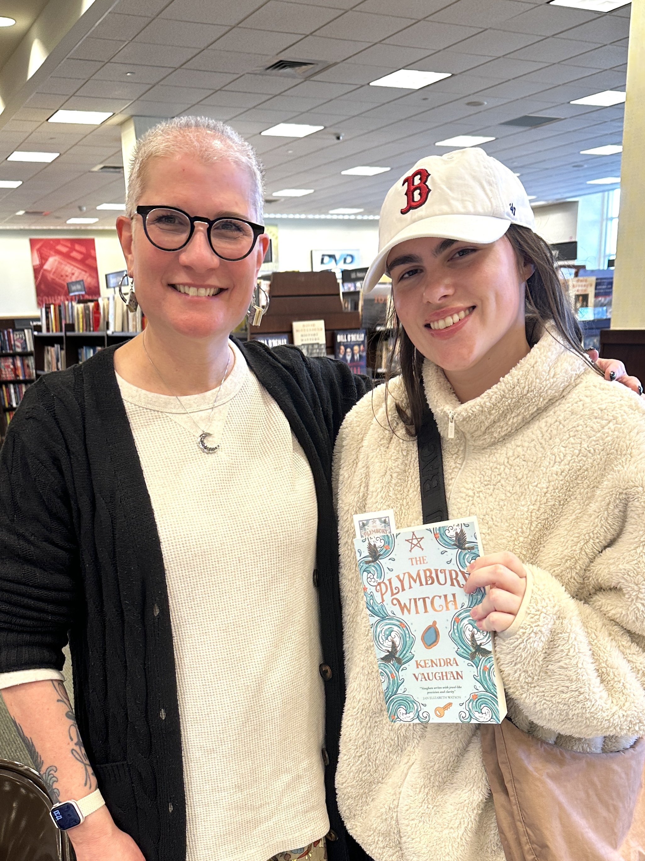 Author_kendra_vaughan_barnes_and_noble_cape_cod_03.jpg