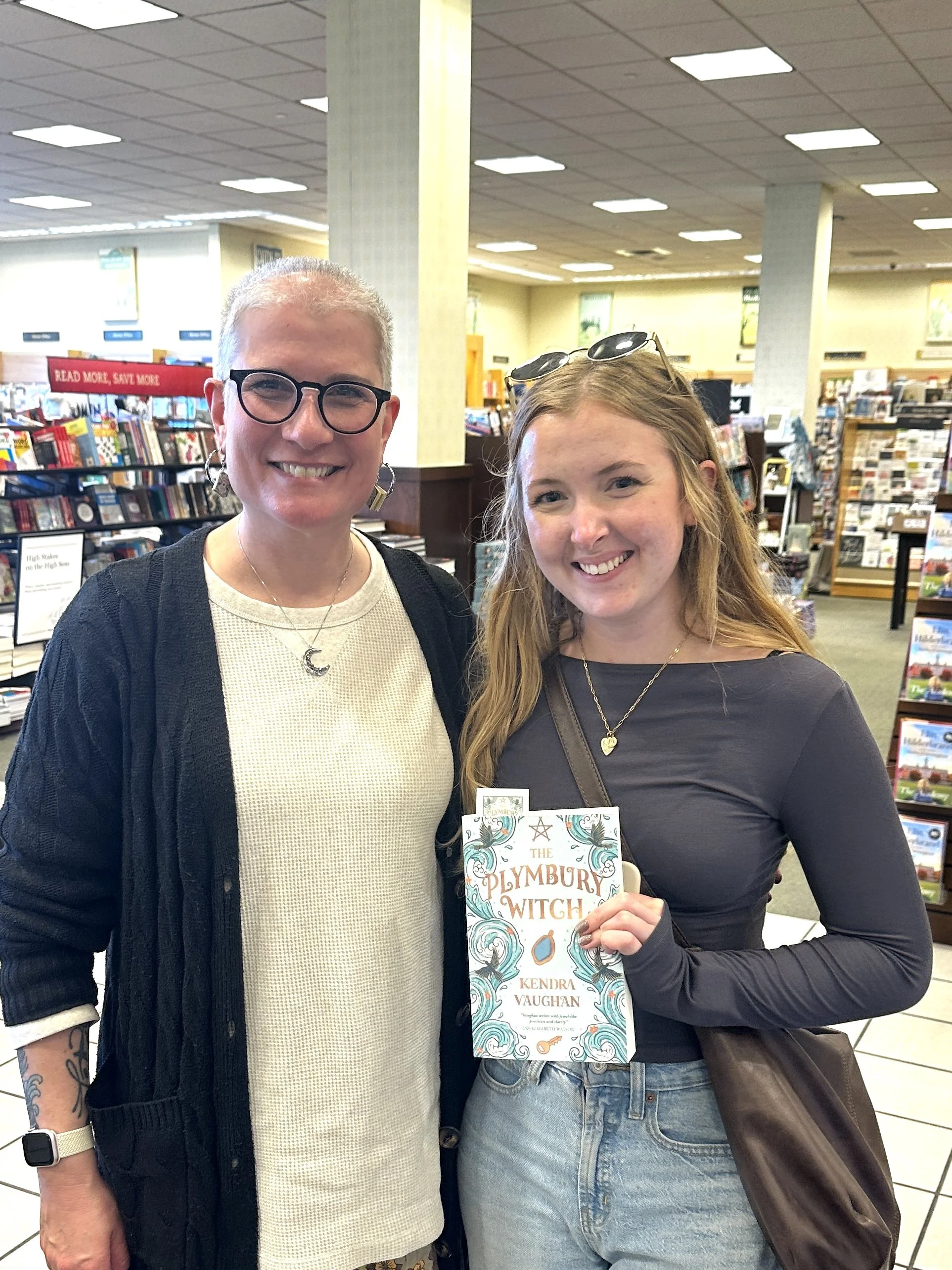 Author_kendra_vaughan_barnes_and_noble_cape_cod_08.jpg