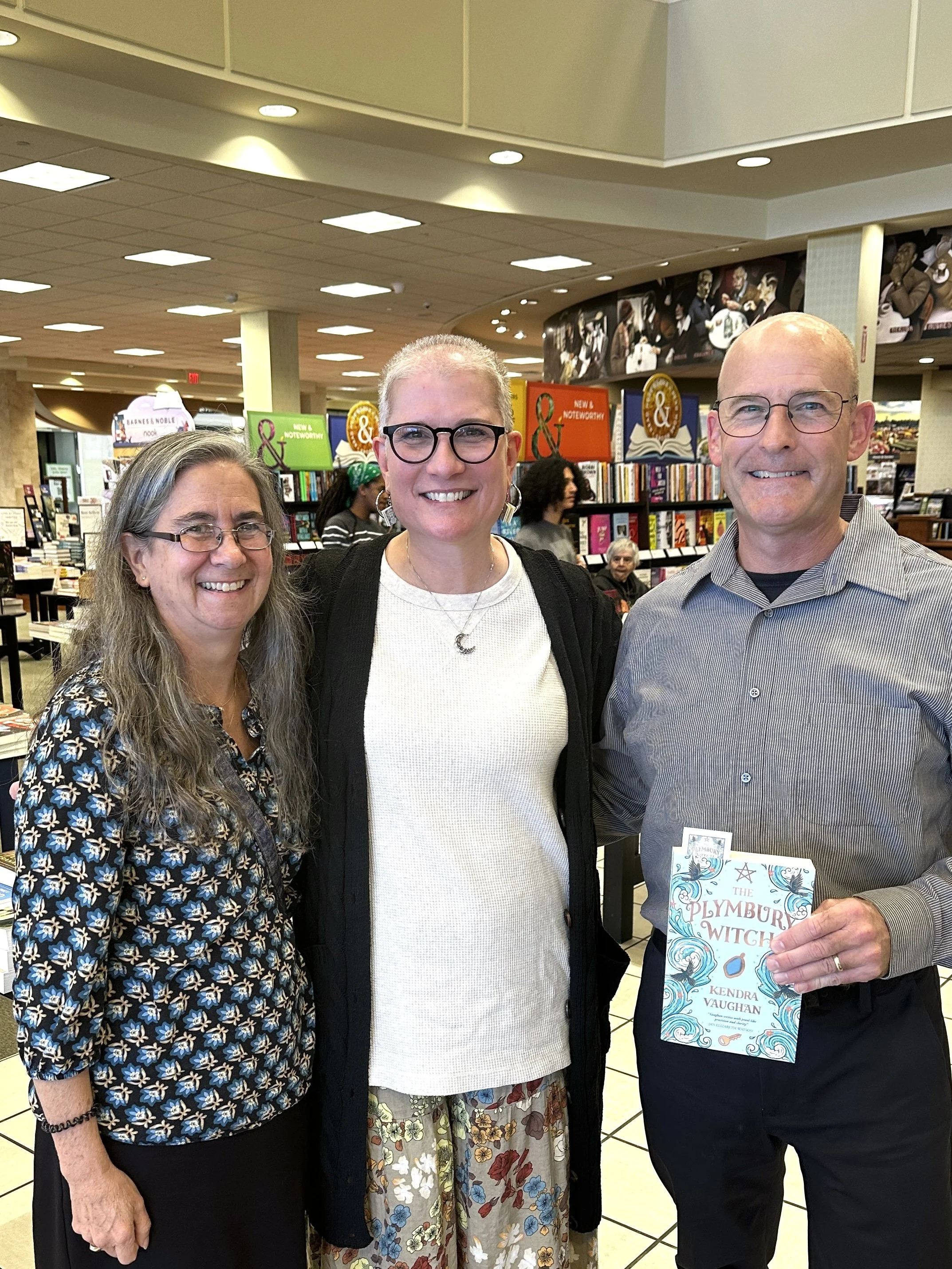 Author_kendra_vaughan_barnes_and_noble_cape_cod_06.jpg