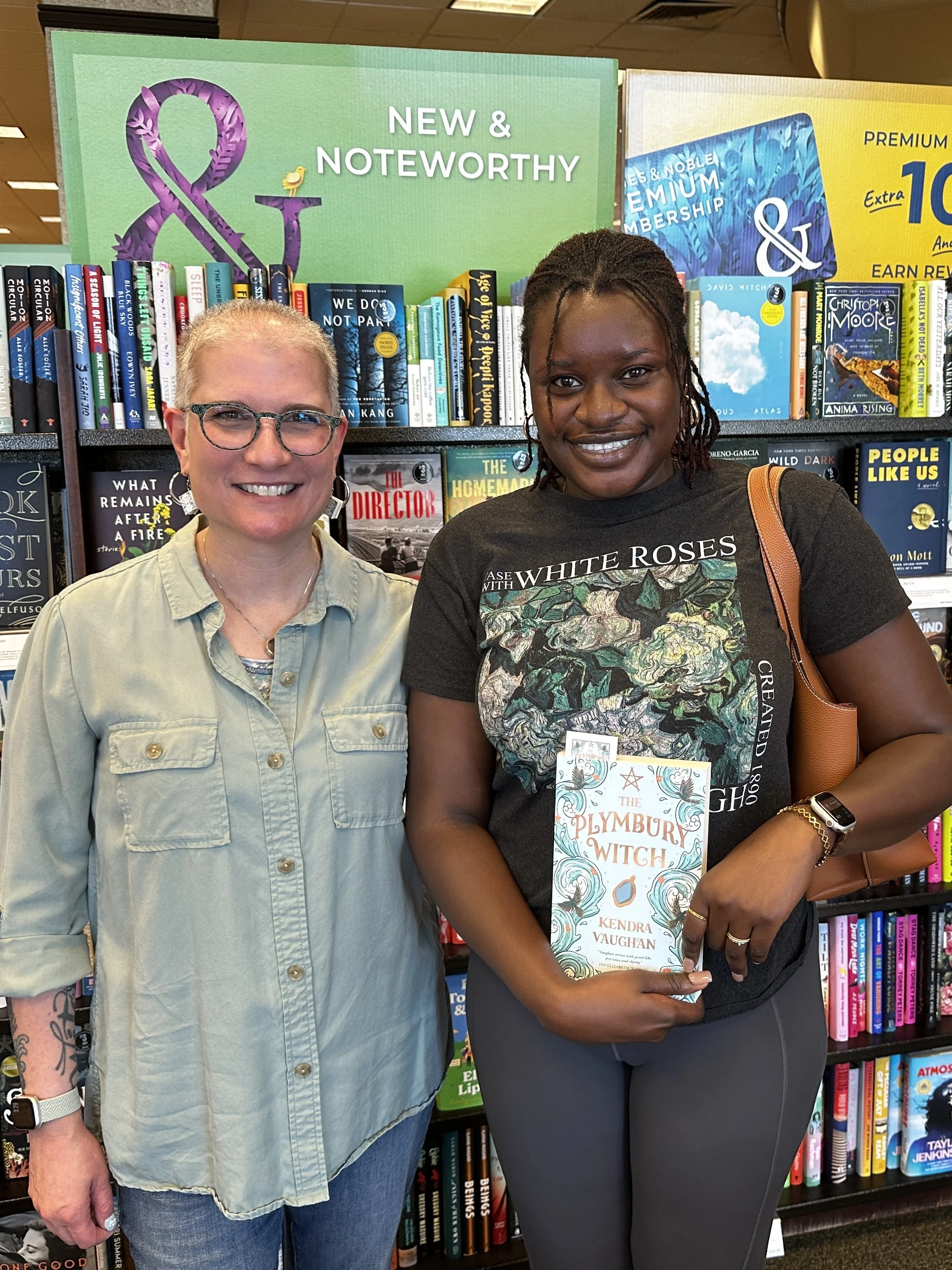 Kendra_vaughan_author_barnes_and_noble_walpole_12.jpg