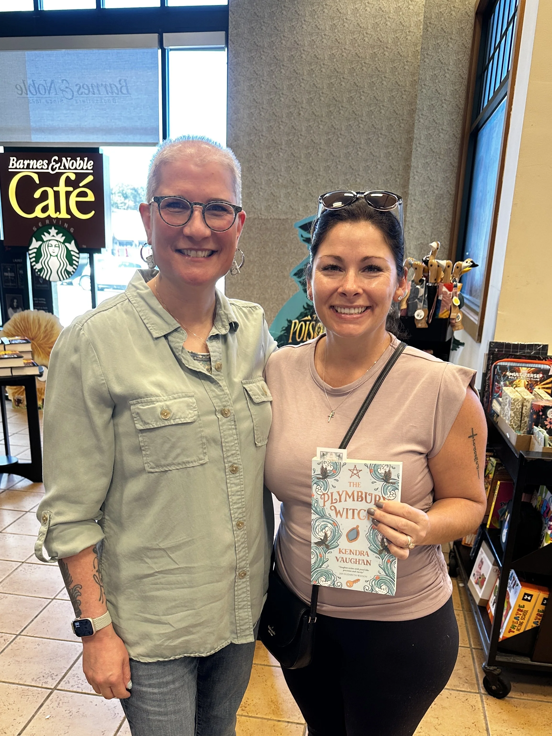 Kendra_vaughan_author_barnes_and_noble_walpole_01.jpg