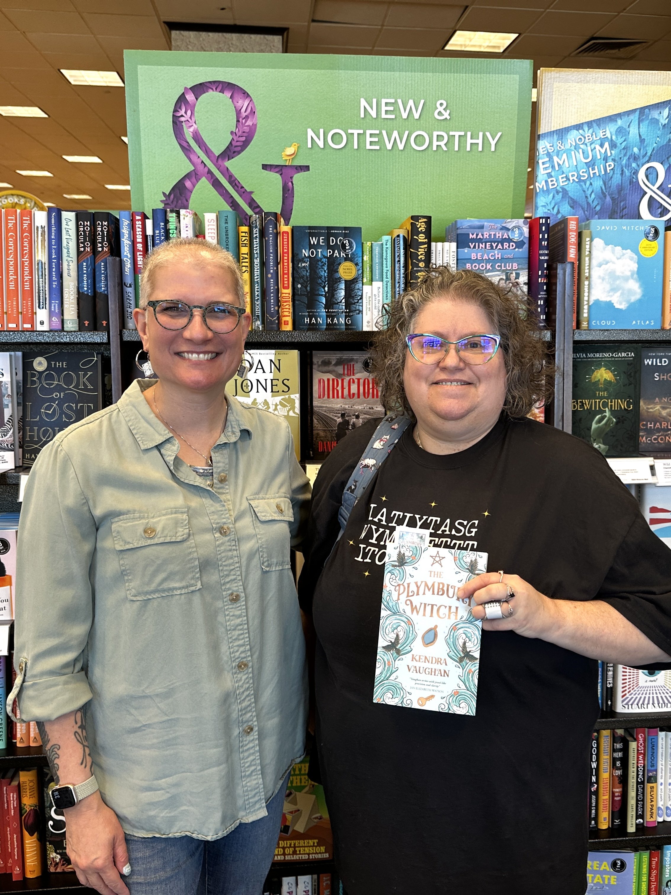 Kendra_vaughan_author_barnes_and_noble_walpole_10.jpg