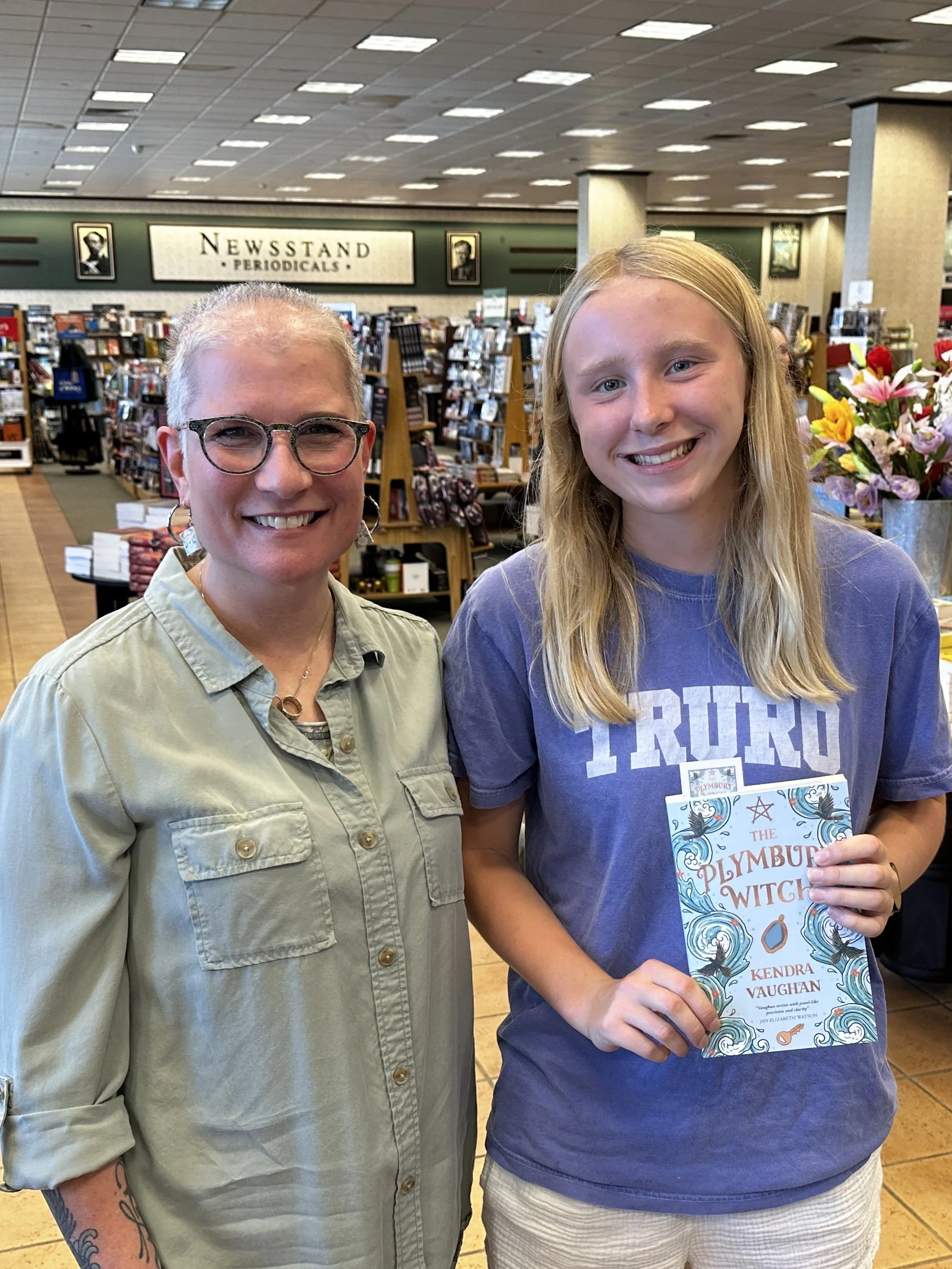 Kendra_vaughan_author_barnes_and_noble_walpole_04.jpg