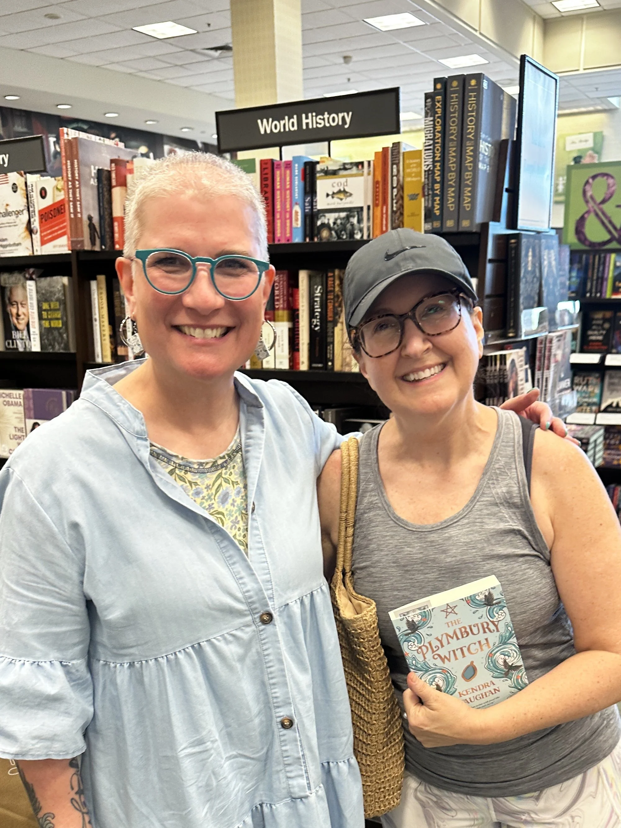 Author_kendra_vaughan_barnes_and_noble_hingham_Aug26_10.jpg