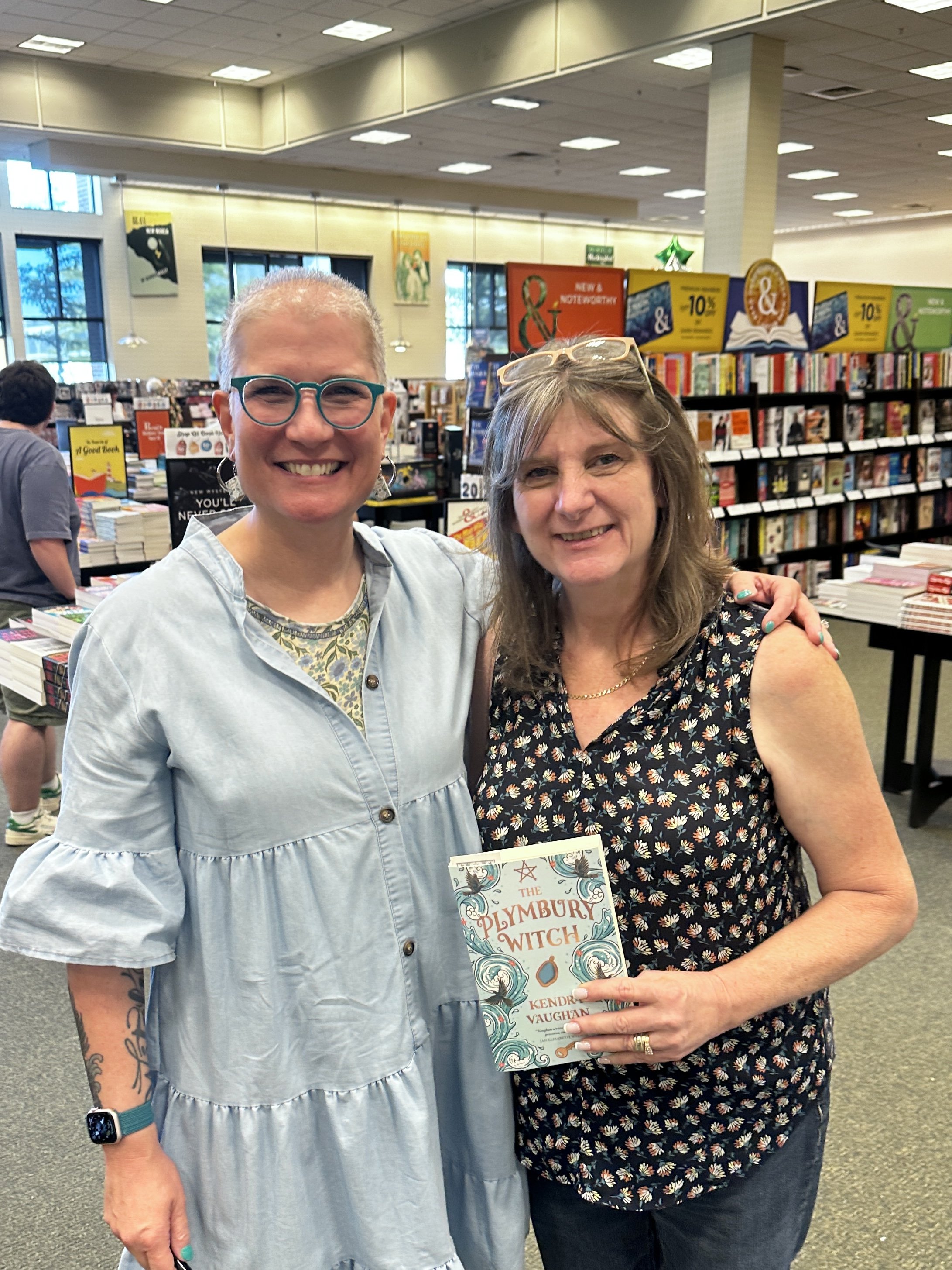 Author_kendra_vaughan_barnes_and_noble_hingham_Aug26_13.jpg