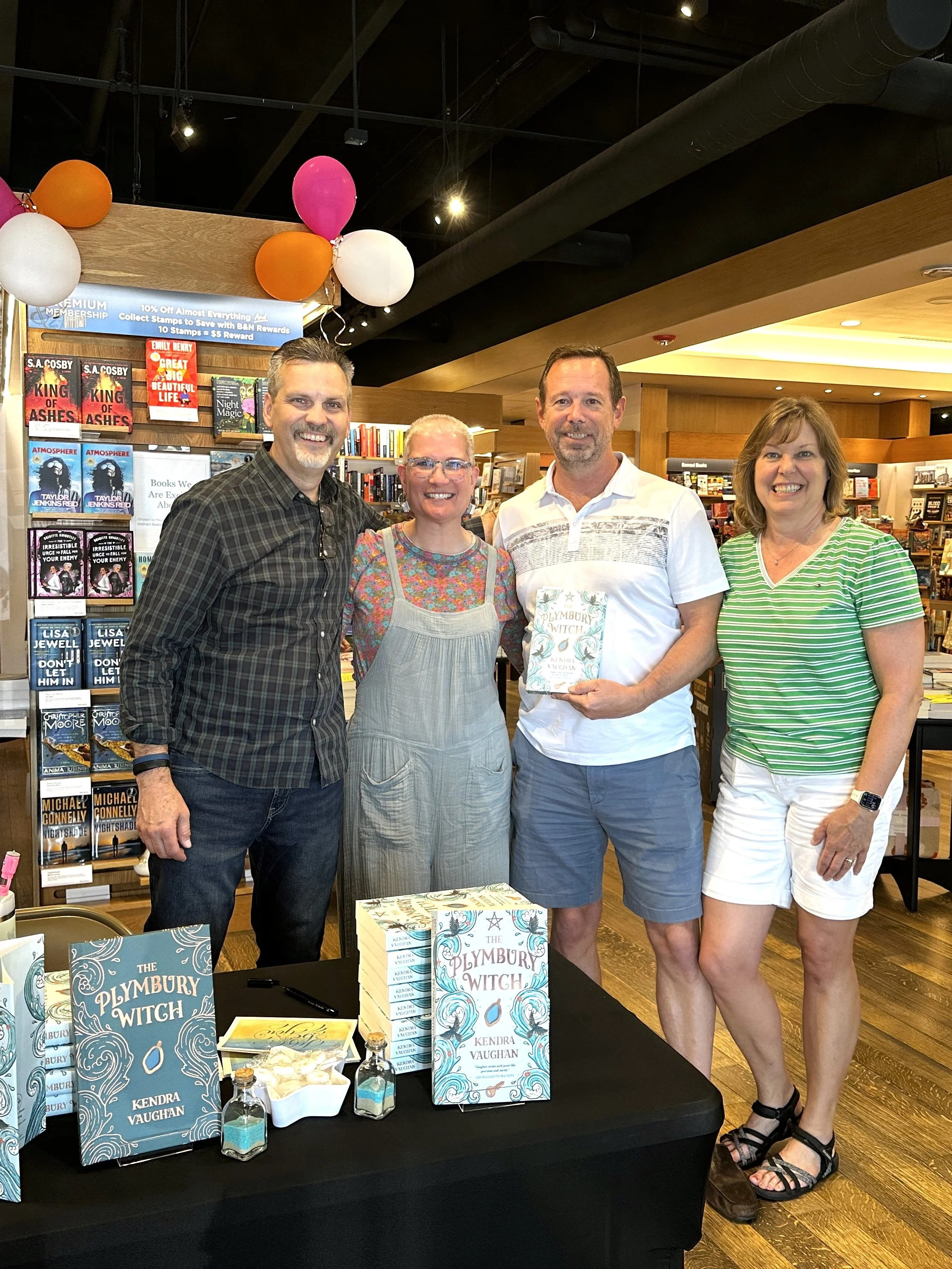 Kendra_vaughan_author_barnes_and_noble_dedham_Aug26_08.jpg