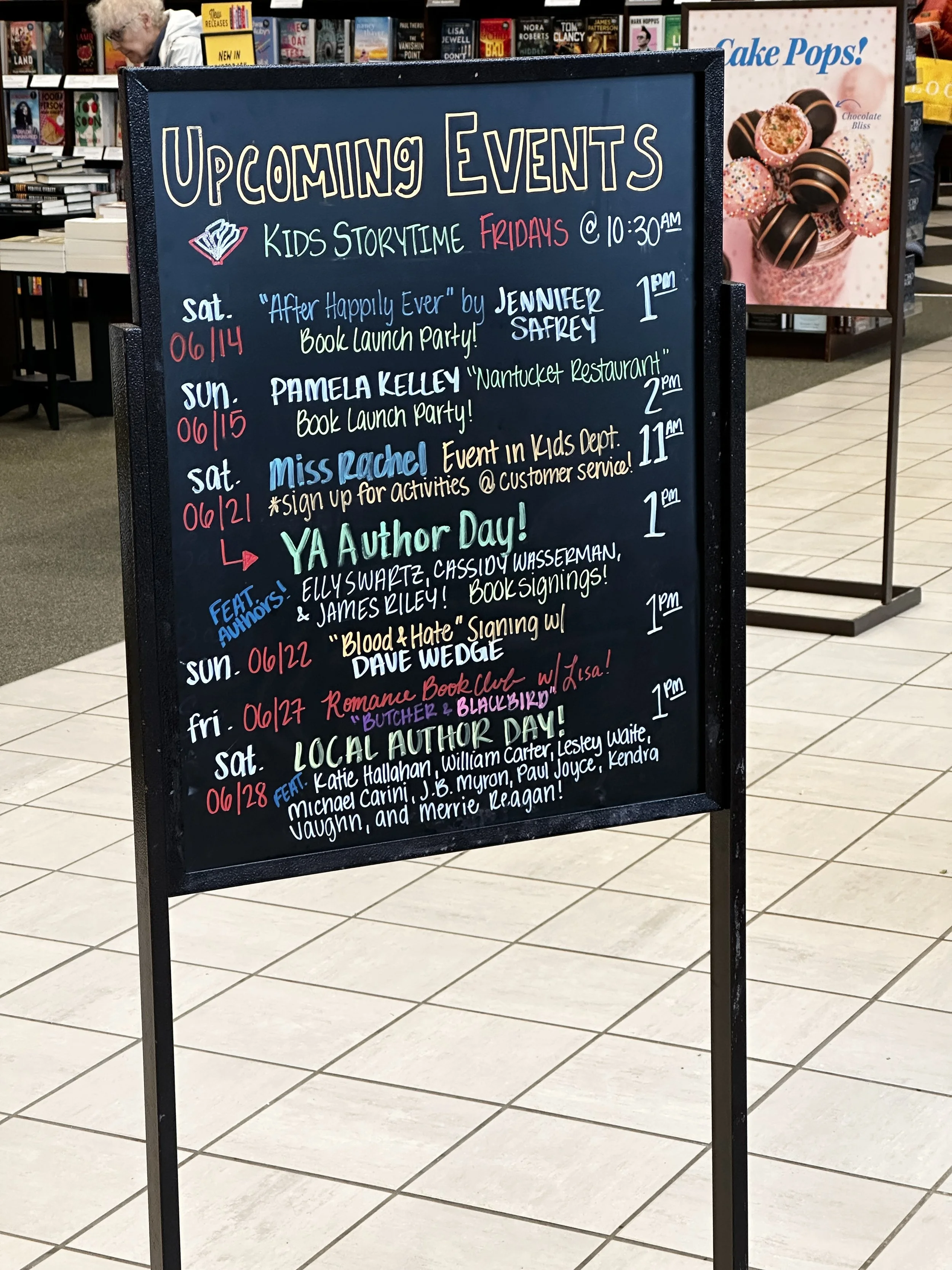 Kendra_vaughan_author_barnes_and_noble_hingham_Ju26_08.jpg