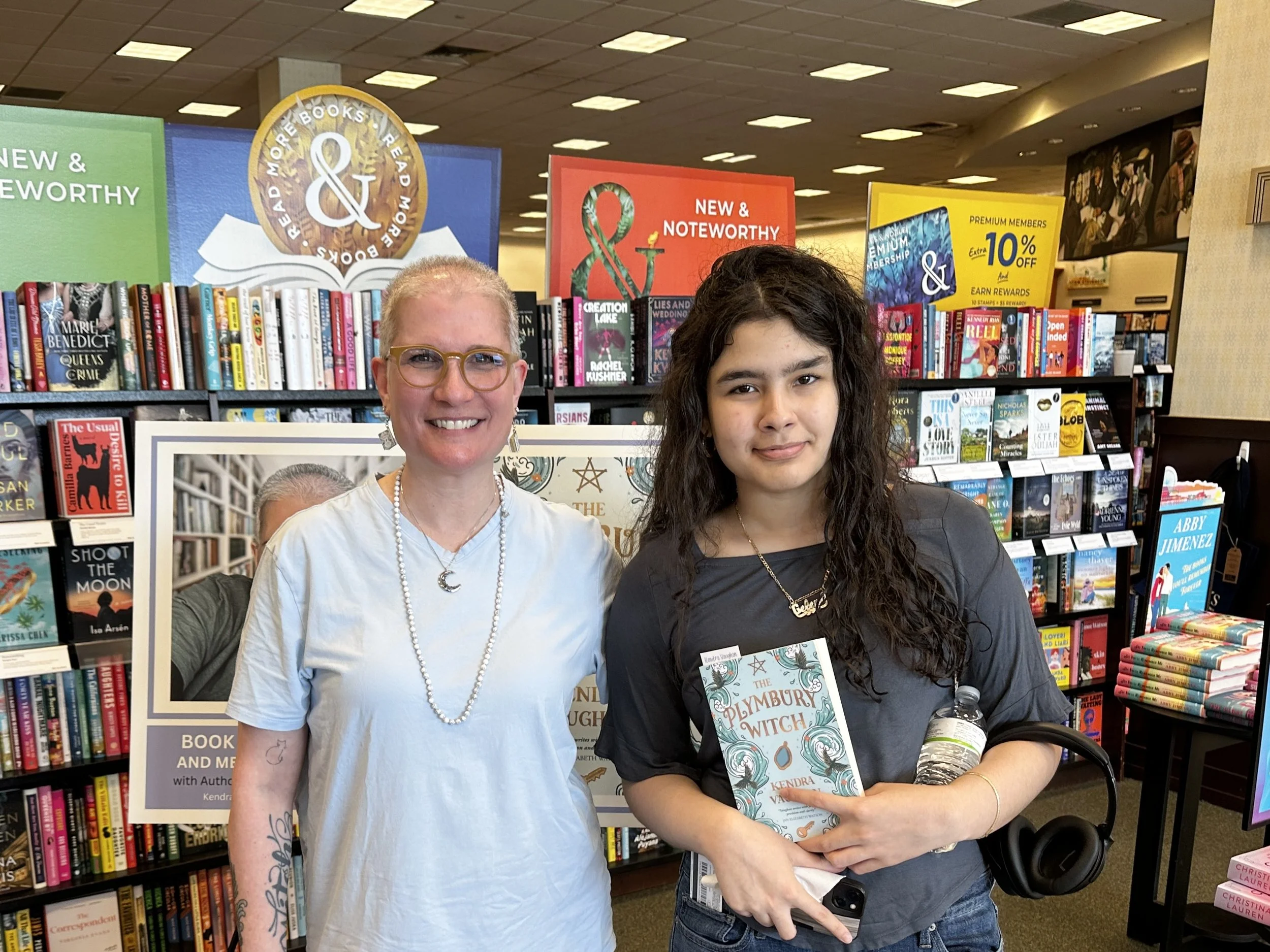 Kendra_vaughan_author_barnes_and_noble_smithfield_May26_11.jpg