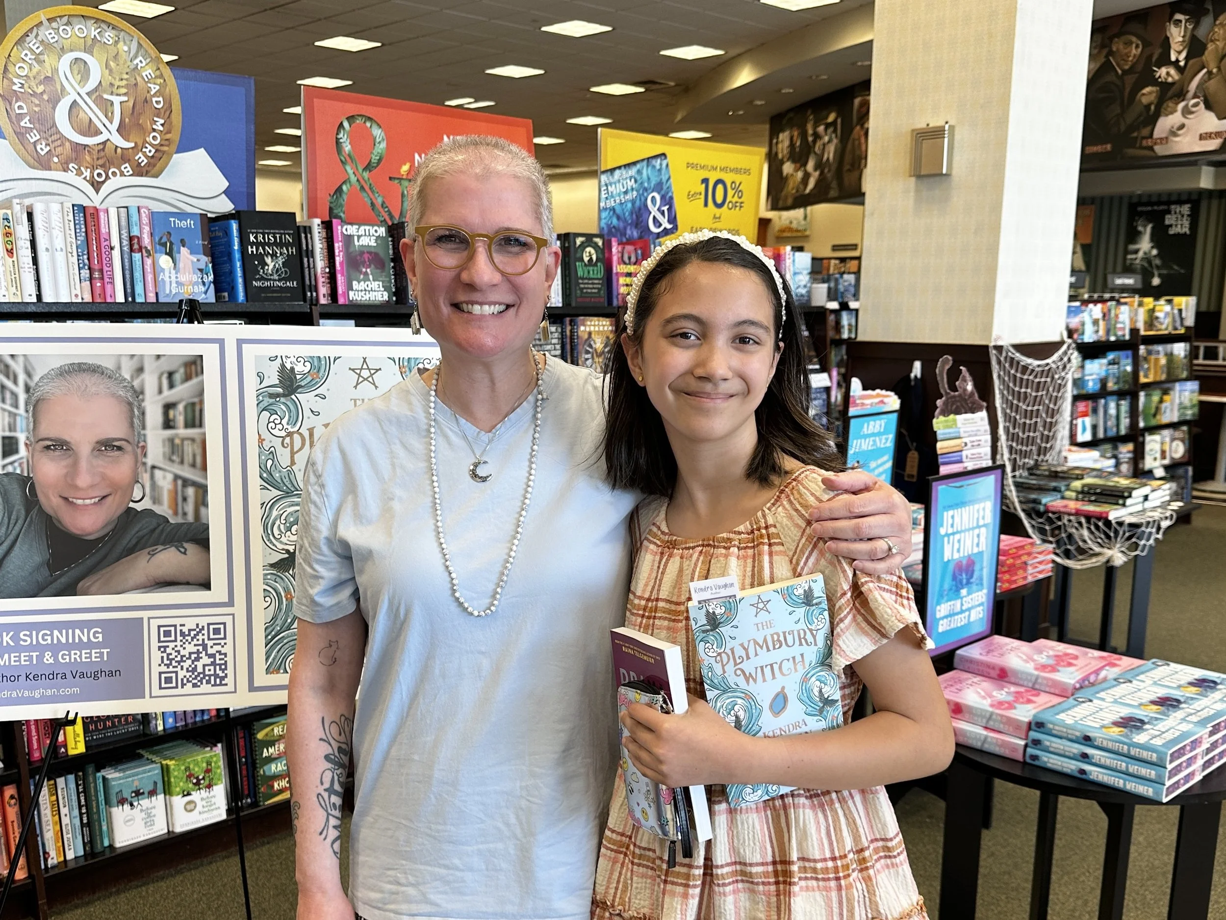 Kendra_vaughan_author_barnes_and_noble_smithfield_May26_03.jpg