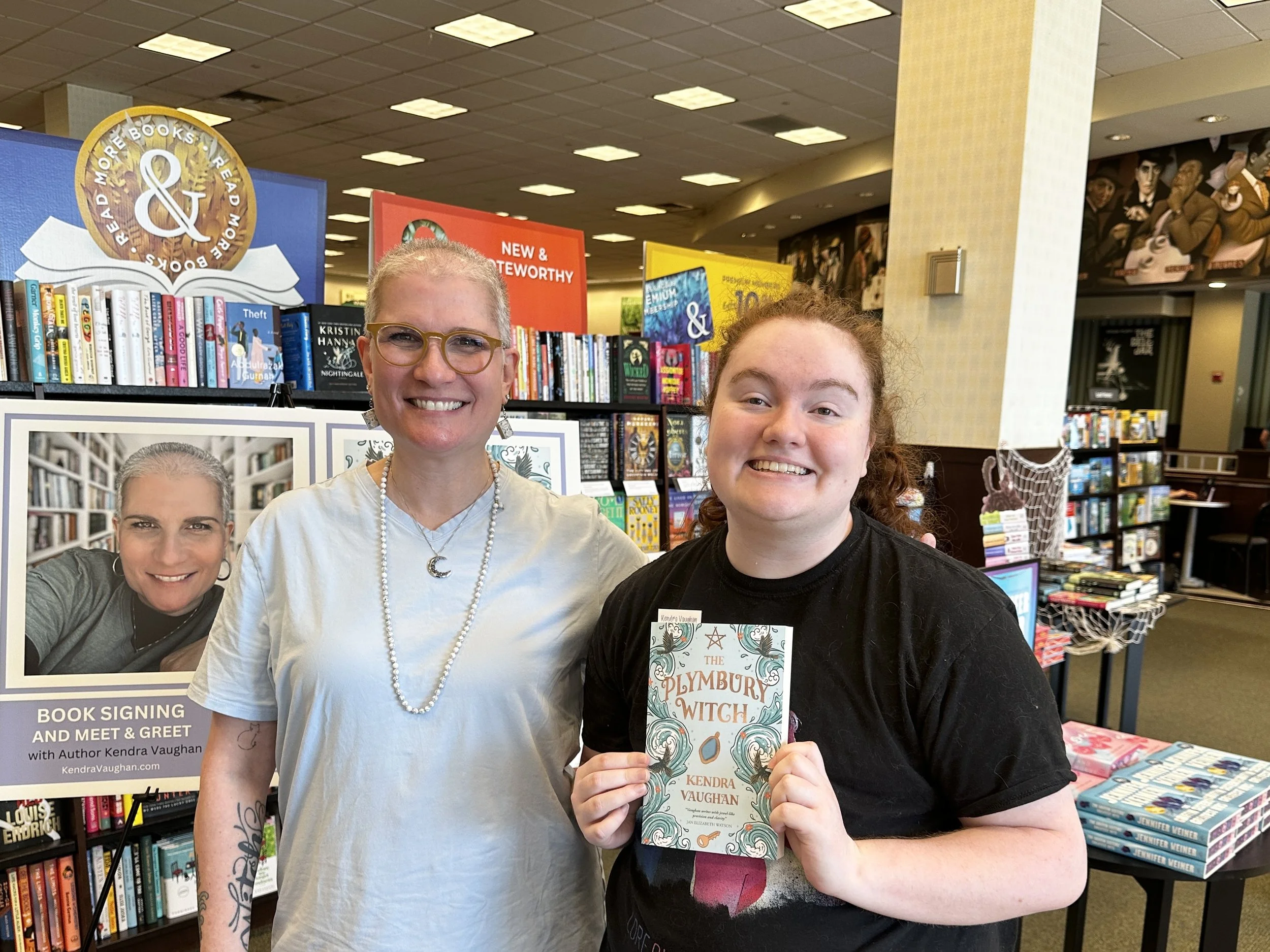 Kendra_vaughan_author_barnes_and_noble_smithfield_May26_14.jpg