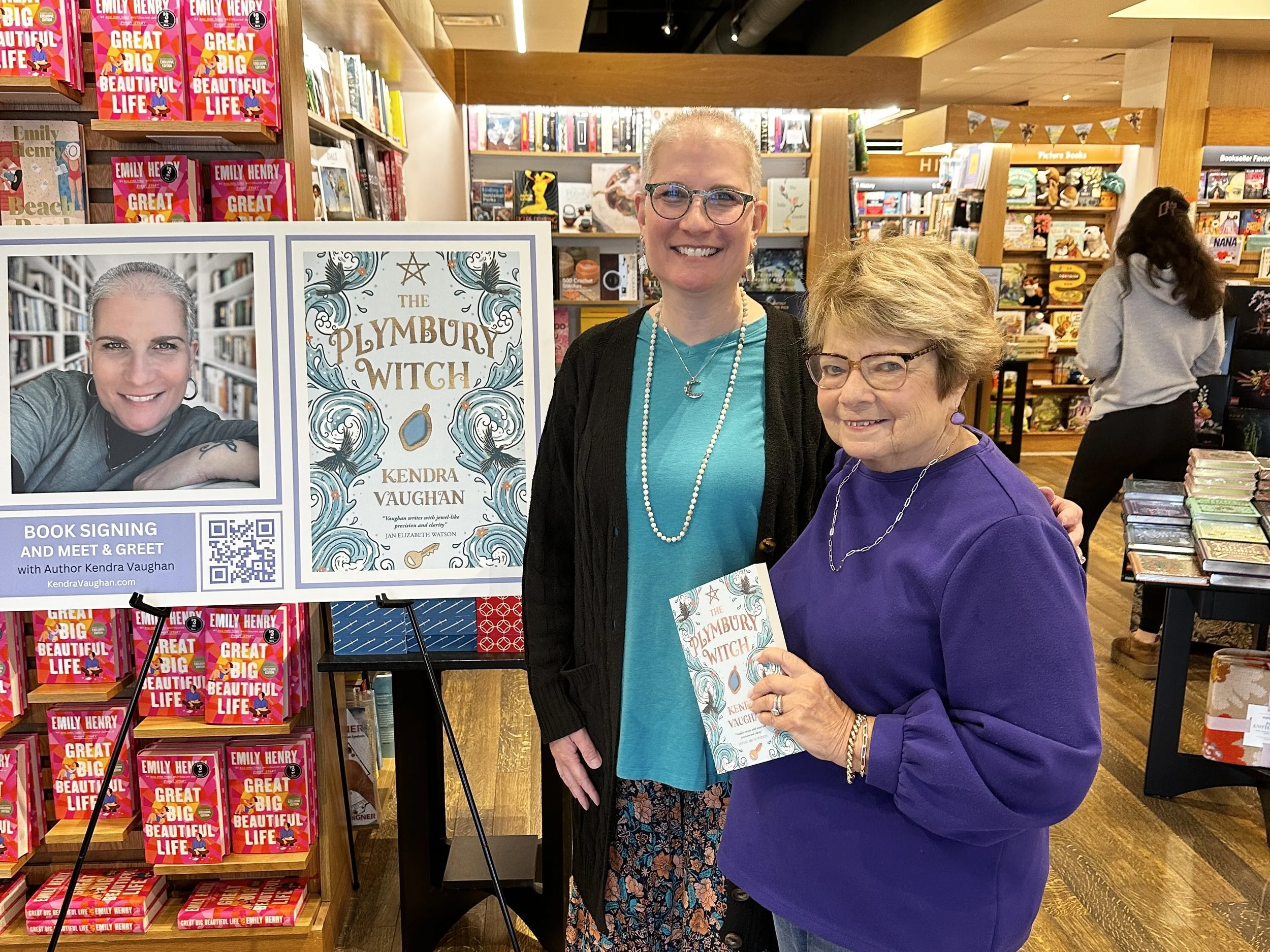 Kendra_vaughan_author_barnes_and_noble_dedham_Apr25_05.jpg