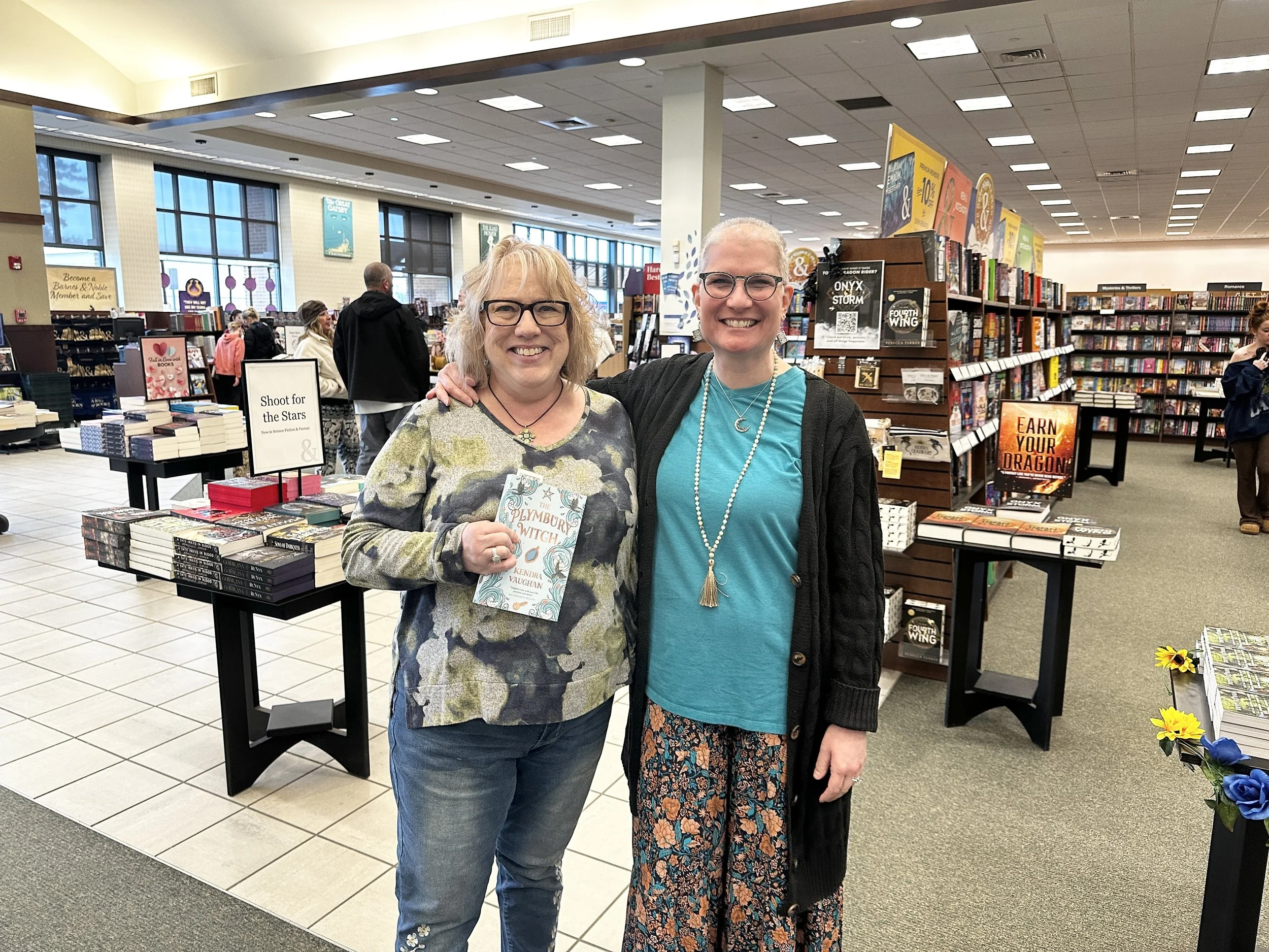Kendra_vaughan_author_barnes_and_noble_manchester_nh_13.jpg
