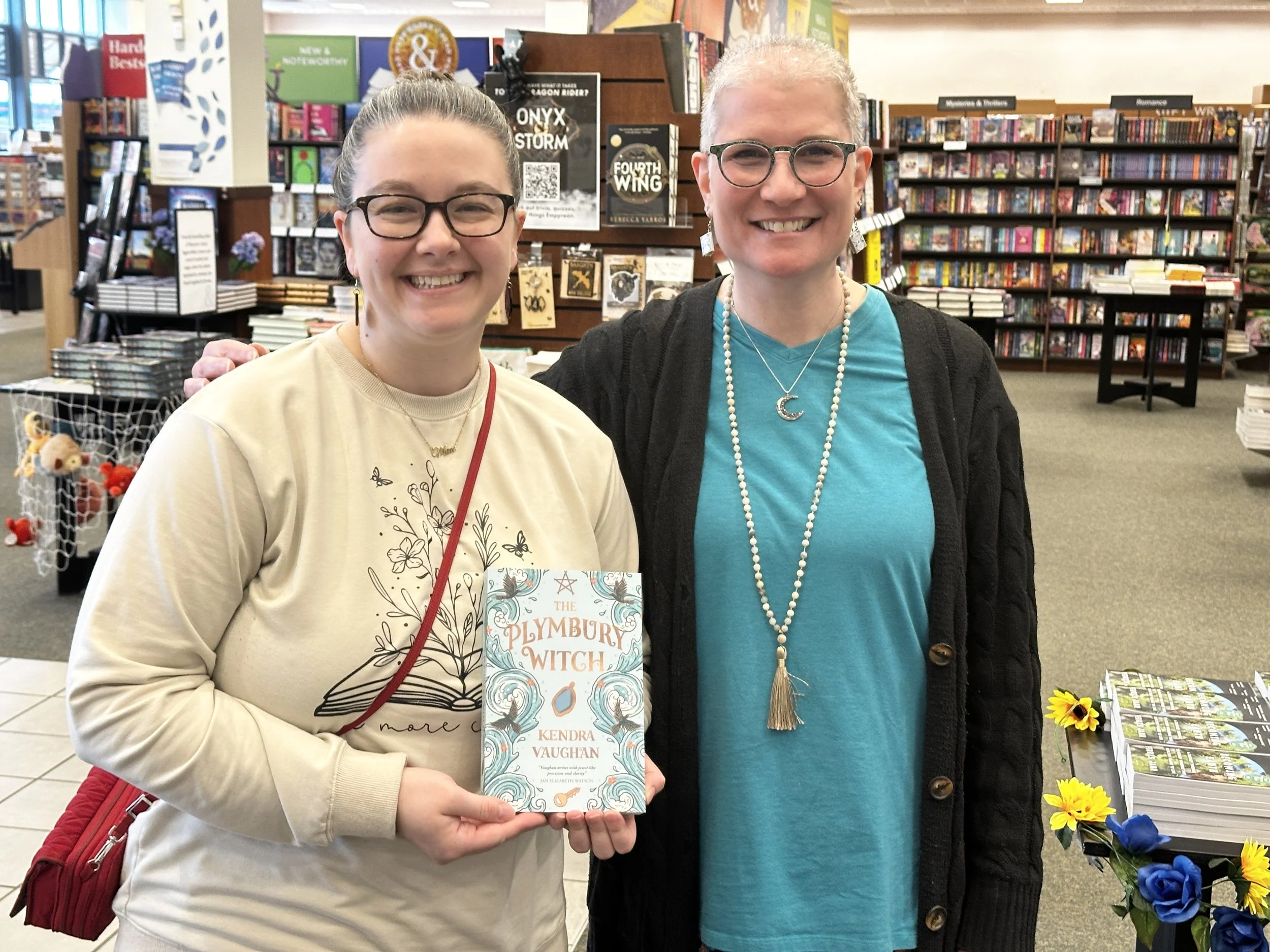 Kendra_vaughan_author_barnes_and_noble_manchester_nh_07.jpg