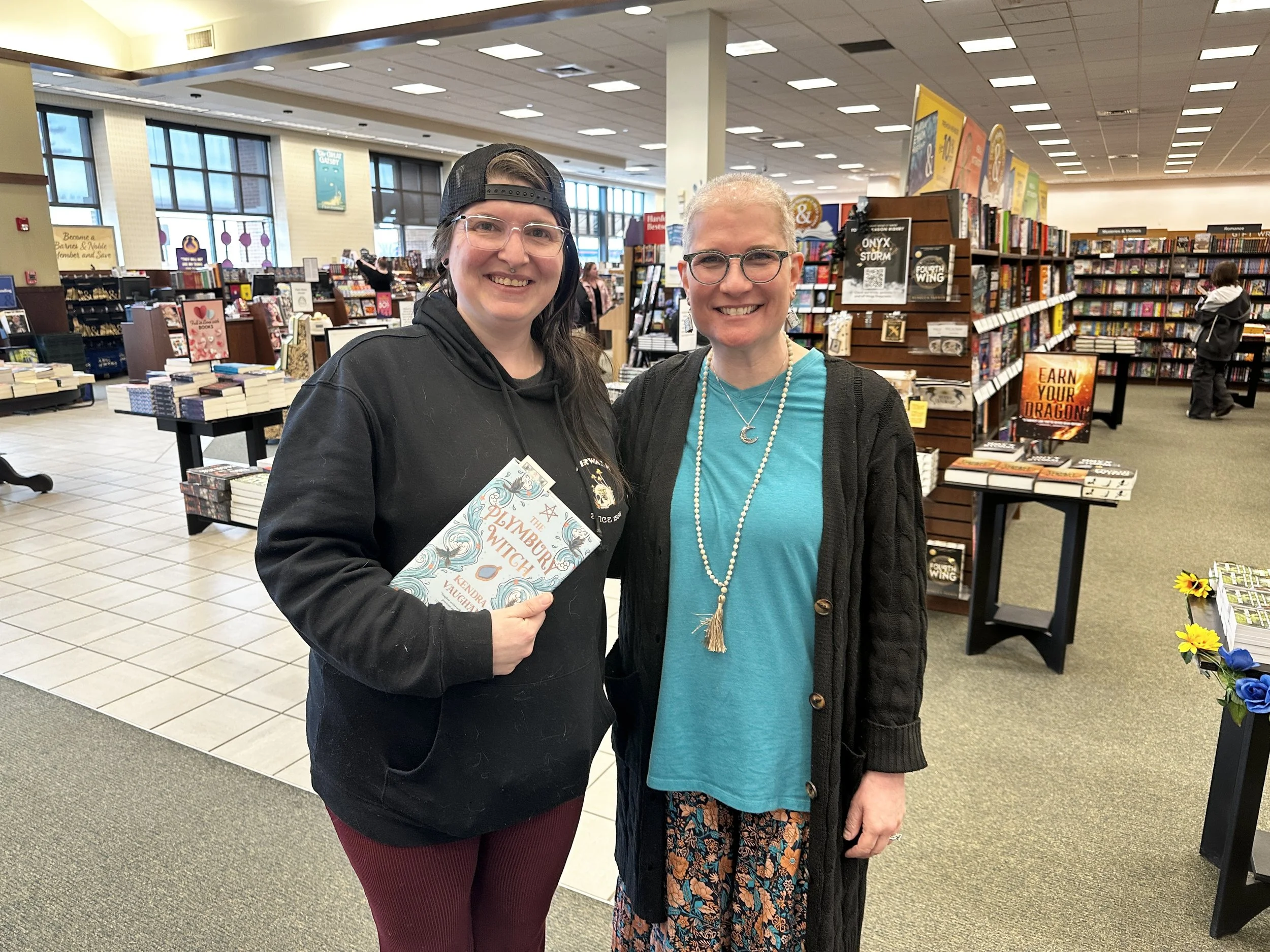 Kendra_vaughan_author_barnes_and_noble_manchester_nh_11.jpg