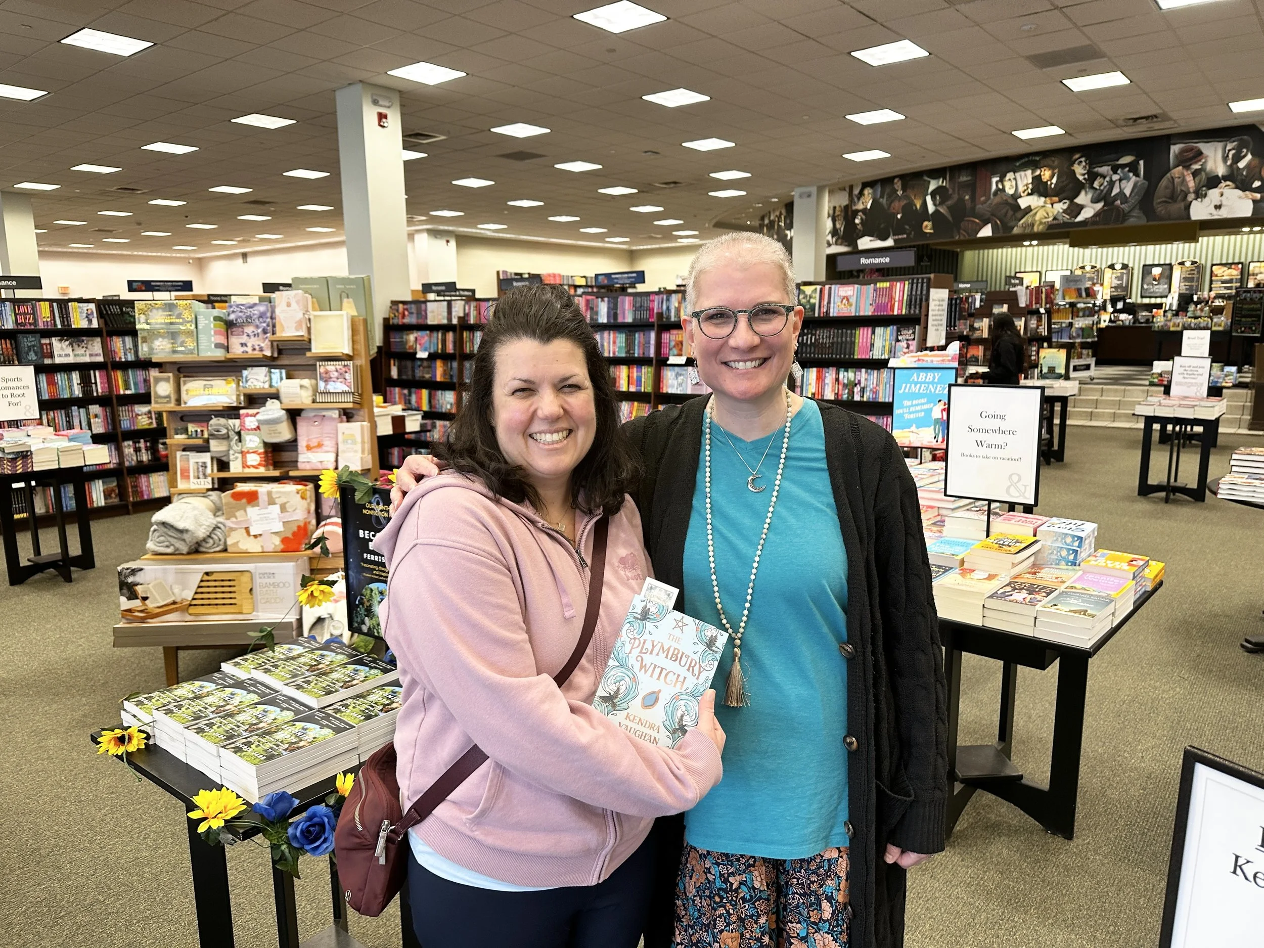 Kendra_vaughan_author_barnes_and_noble_manchester_nh_06.jpg